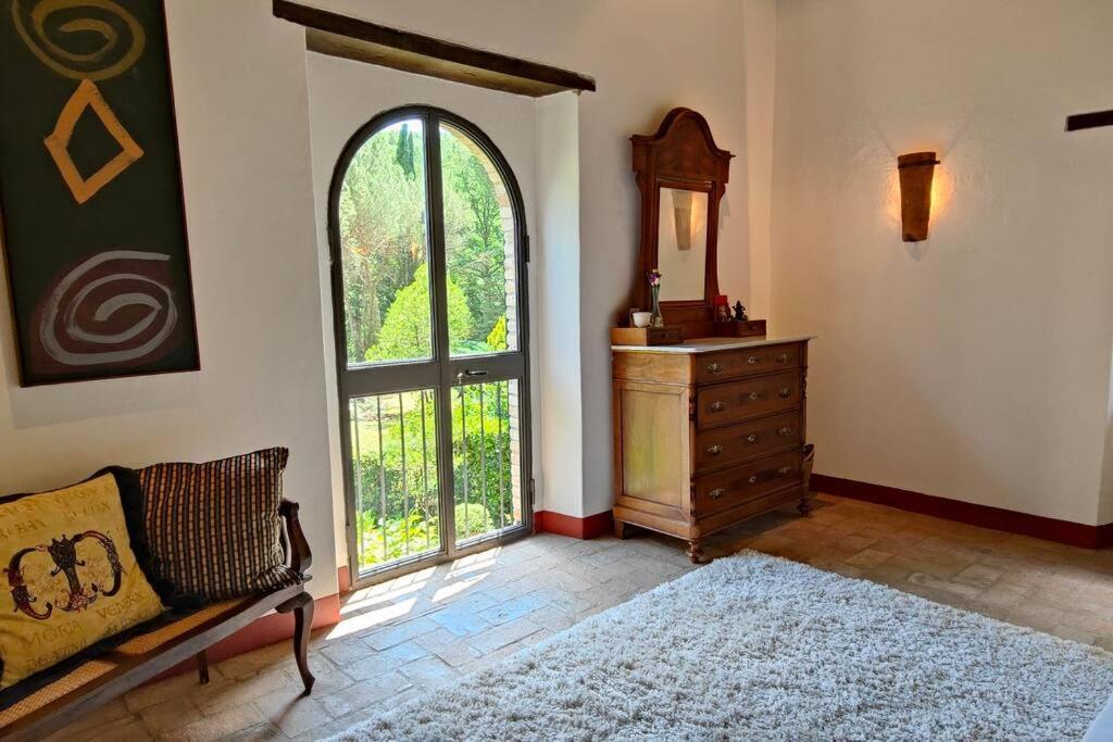 Private villa with extensive gardens and pool view 4