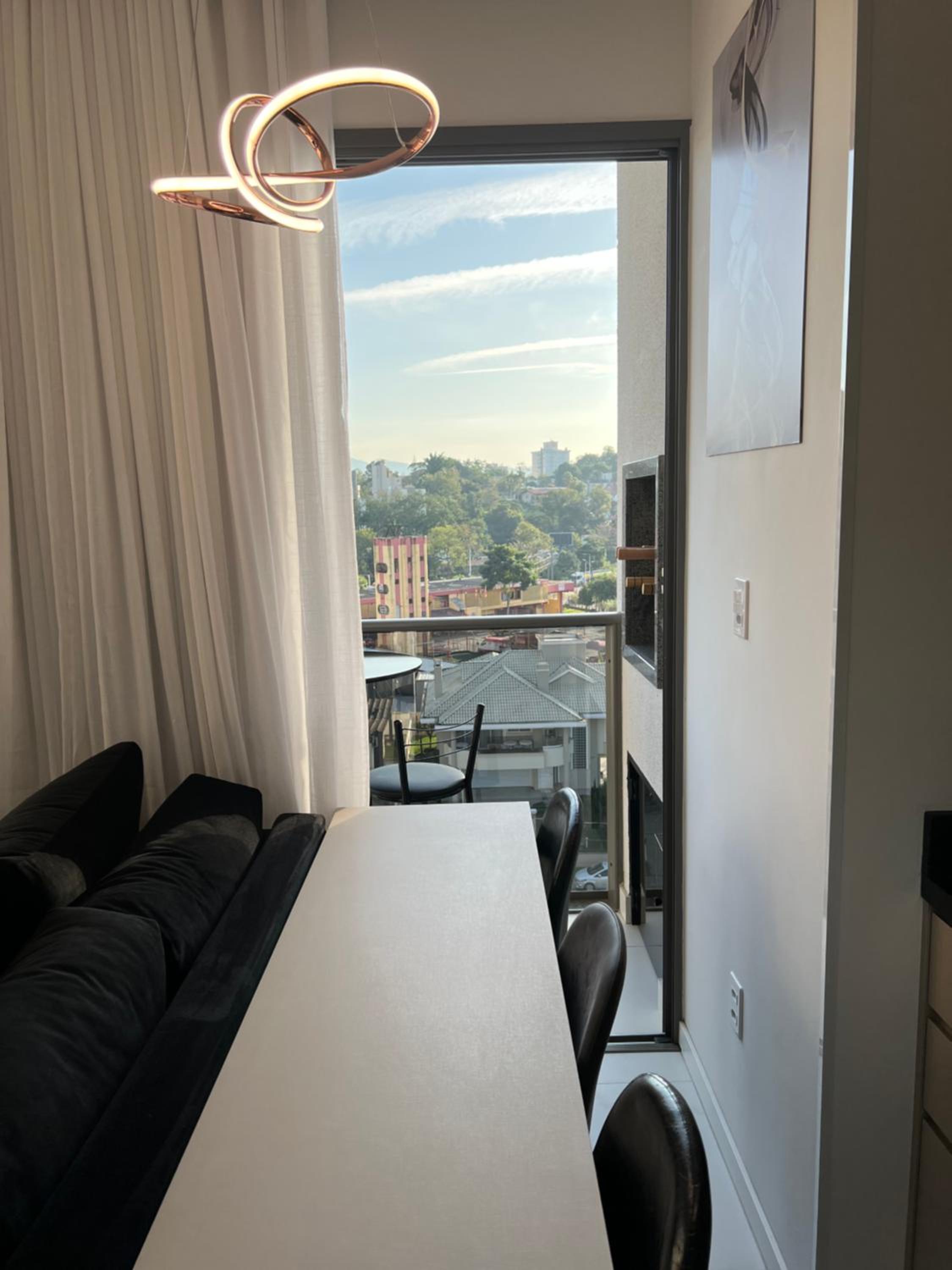 Ap completo a 900m da Vila Germânica com Piscina, Academia, Wi-Fi, Ar, Garagem e Tv no quarto