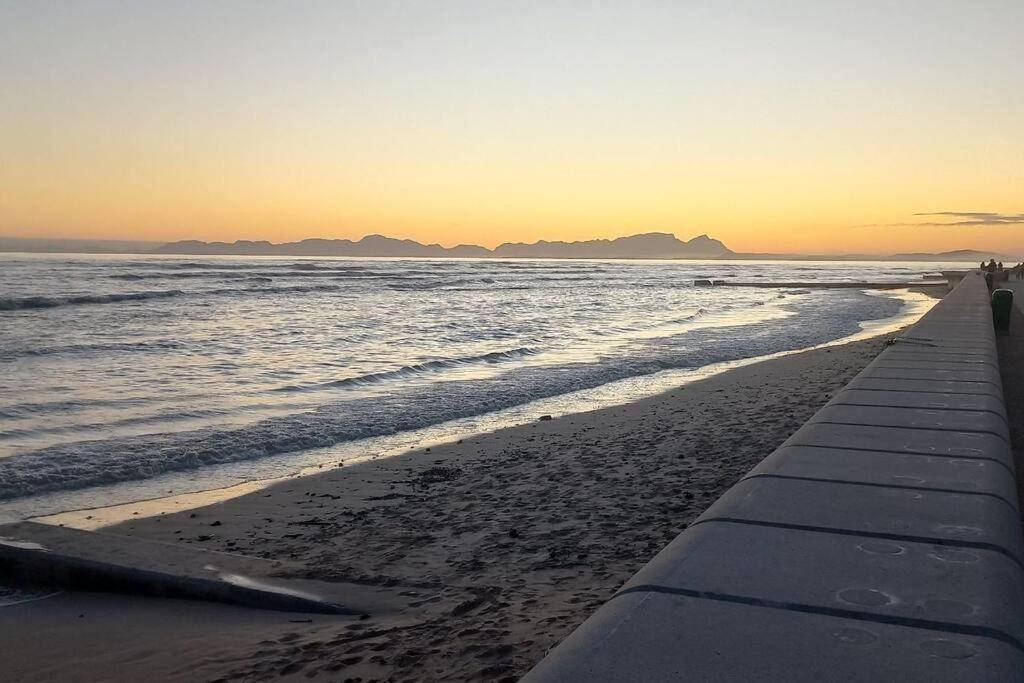 Gracias Grasso, Strand, Cape Town, South Africa. view 2