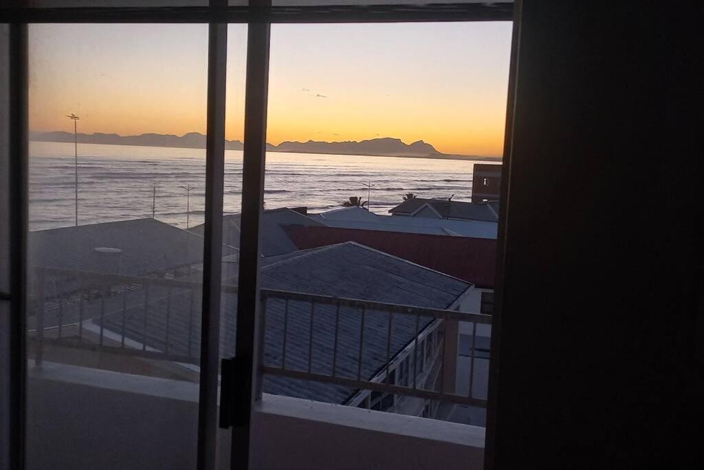 Gracias Grasso, Strand, Cape Town, South Africa. view 4