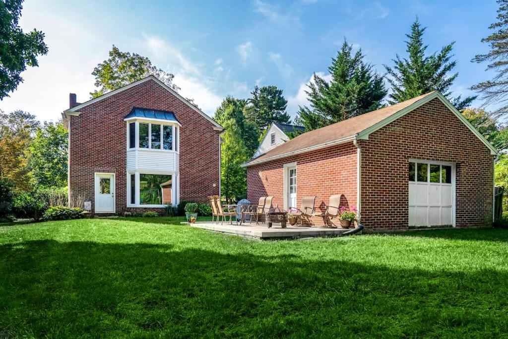 Beautiful fully-furnished Colonial in Millersville