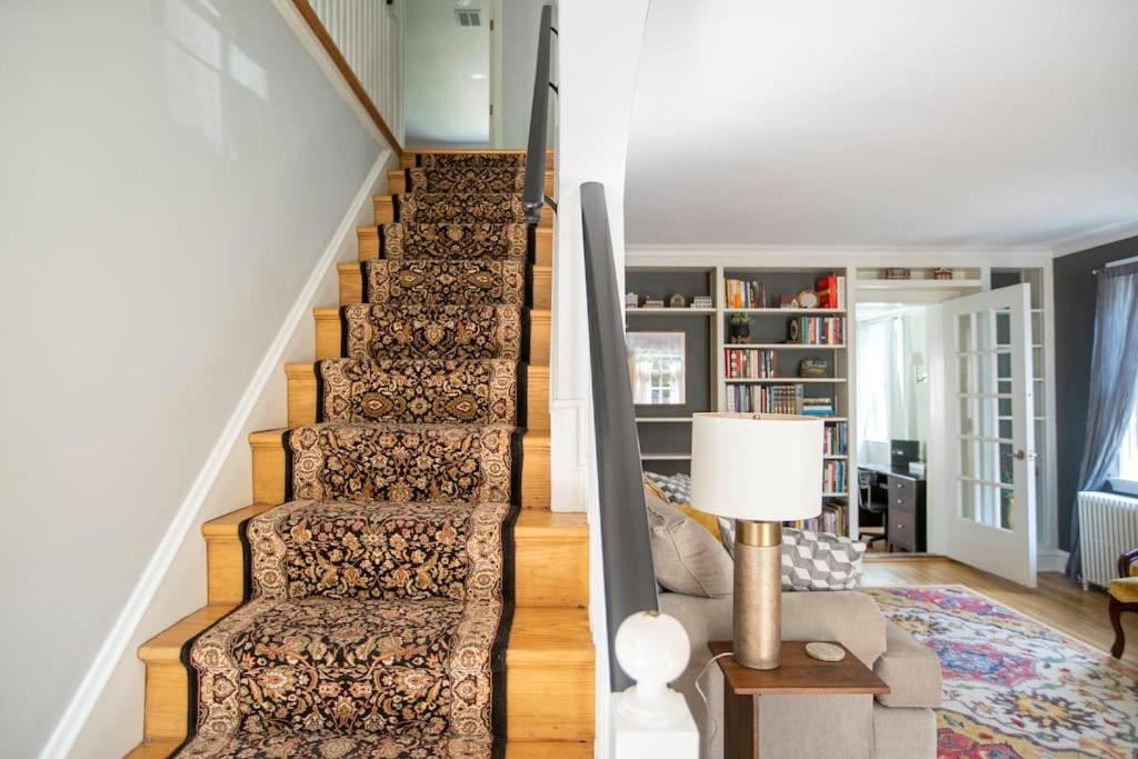 Beautiful fully-furnished Colonial in Millersville