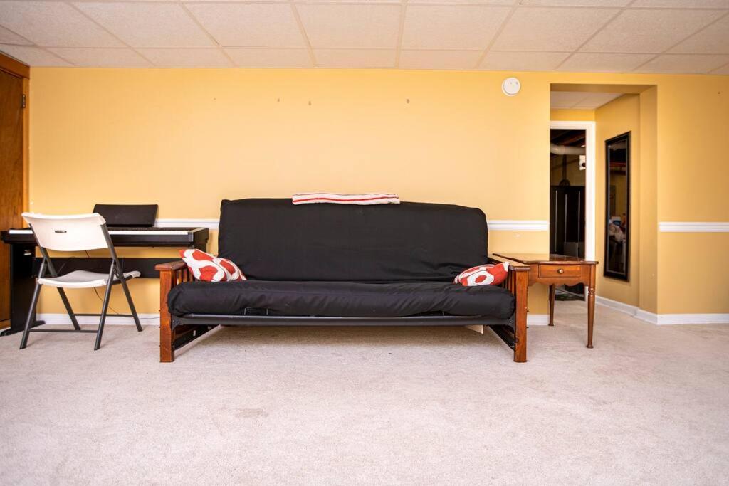 Beautiful fully-furnished Colonial in Millersville