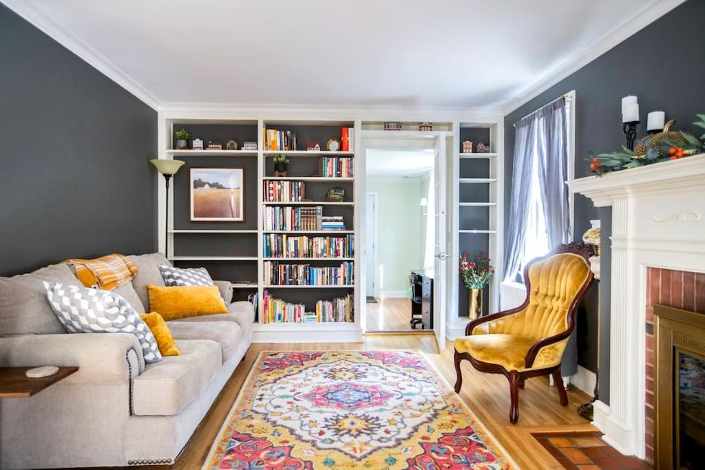 Beautiful fully-furnished Colonial in Millersville