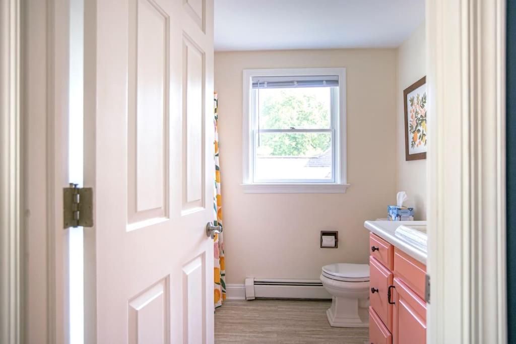 Beautiful fully-furnished Colonial in Millersville