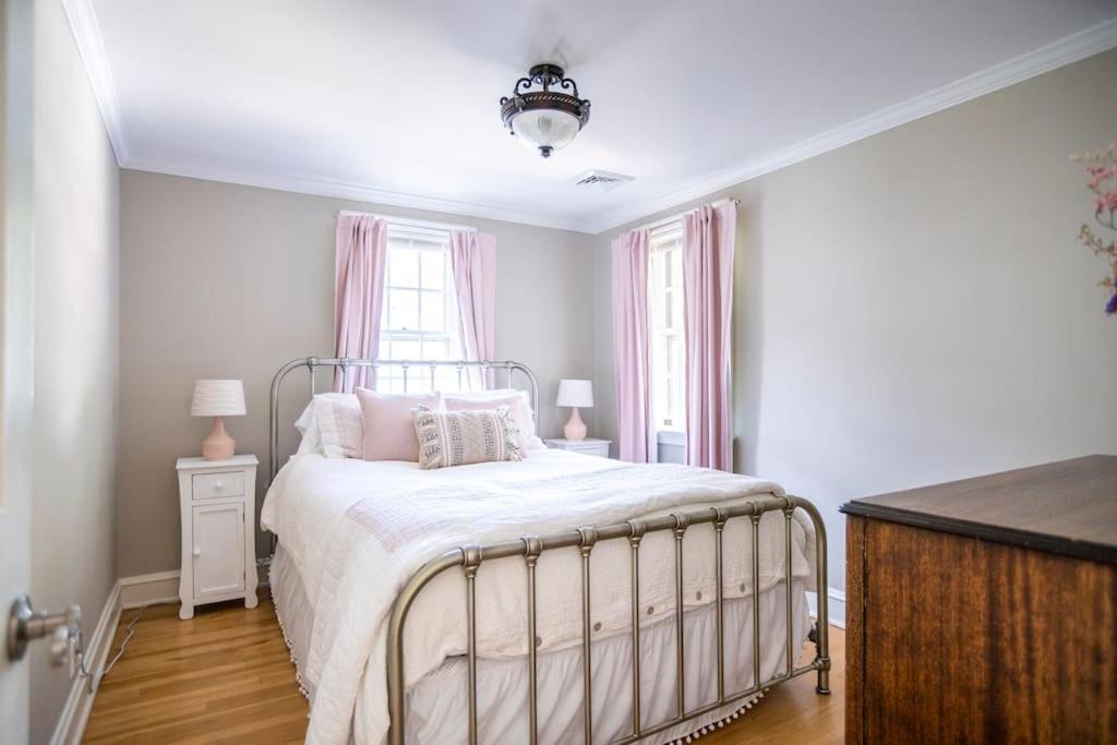 Beautiful fully-furnished Colonial in Millersville