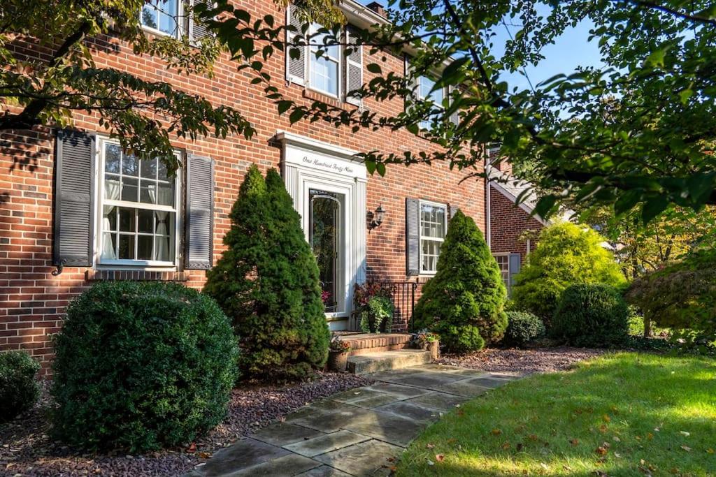Beautiful fully-furnished Colonial in Millersville