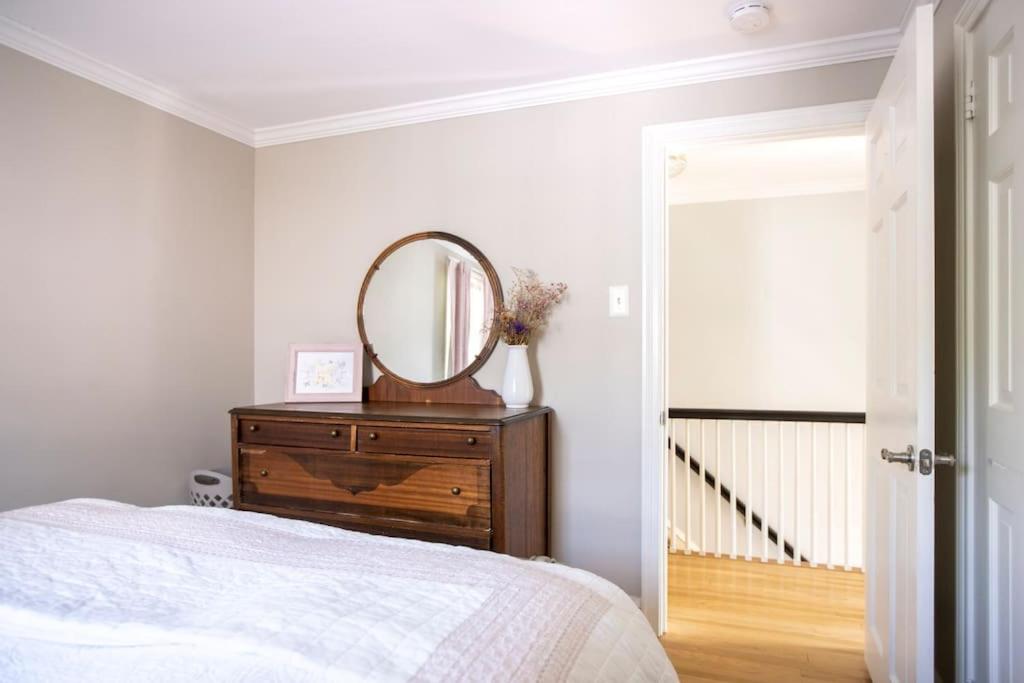 Beautiful fully-furnished Colonial in Millersville