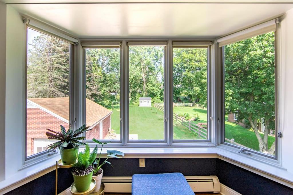 Beautiful fully-furnished Colonial in Millersville