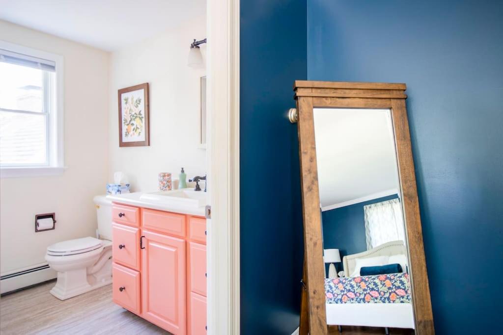 Beautiful fully-furnished Colonial in Millersville