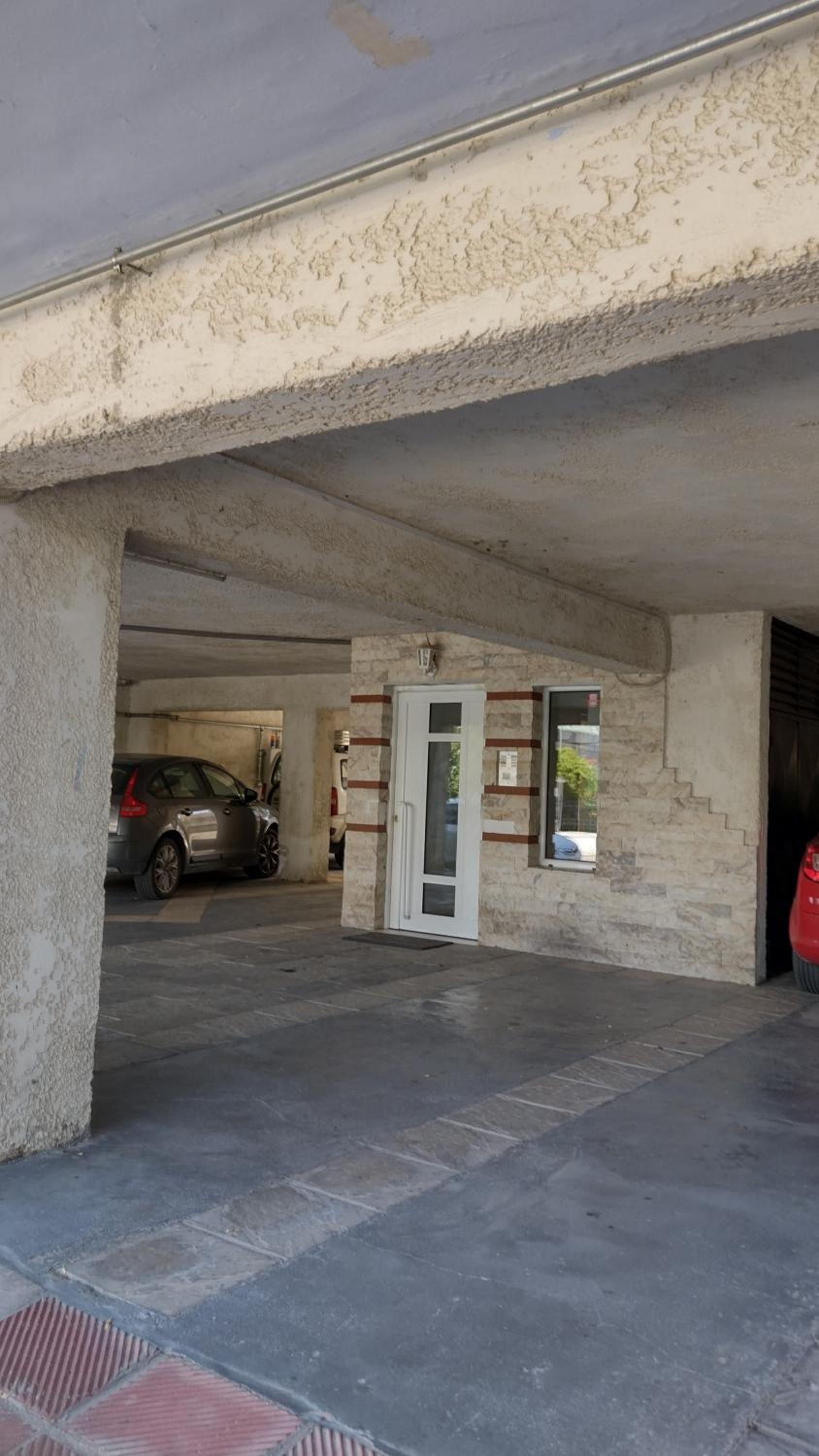 Hill appartment