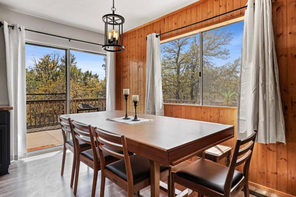 Payson Vacations - Newly Remodeled Pet Friendly Strawberry Cabin - Property Image 3