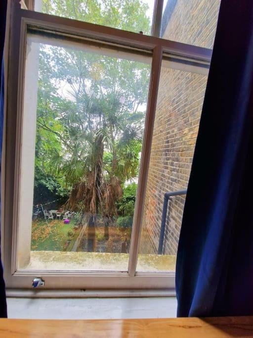 Charming Home with Private Balcony, on 1st floor, with 2 Bathrooms, 3 min walk to Earl's Court Station