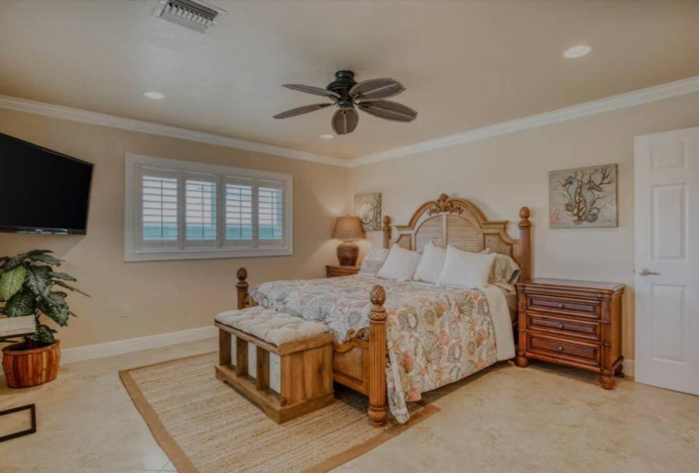 Salty Slumber Relaxing 2 bedroom 2 bath Get Away in the Lower Keys