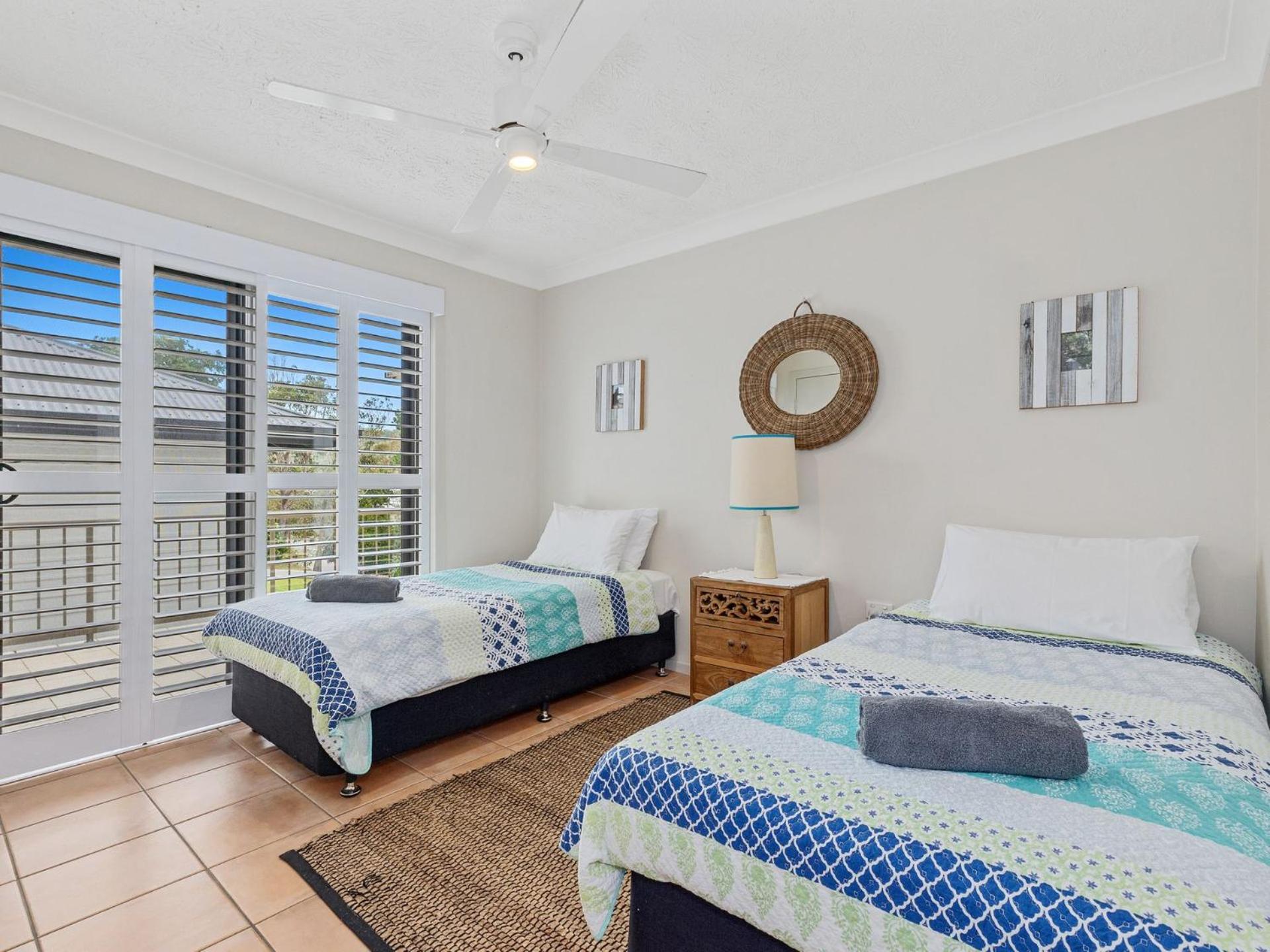 Shoreline 3 Beachfront Apartment