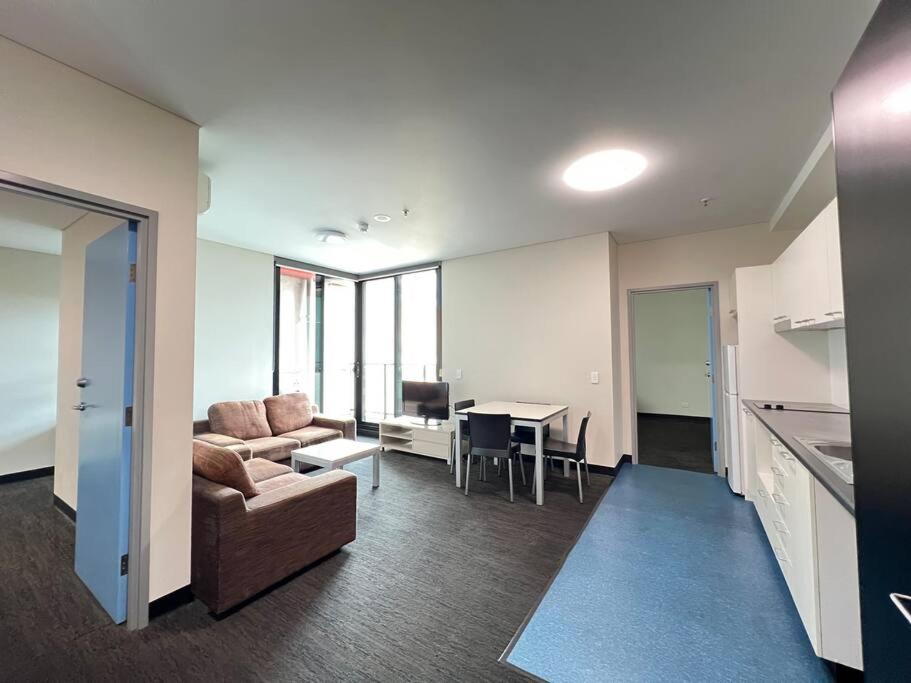 2BR entire apt City central