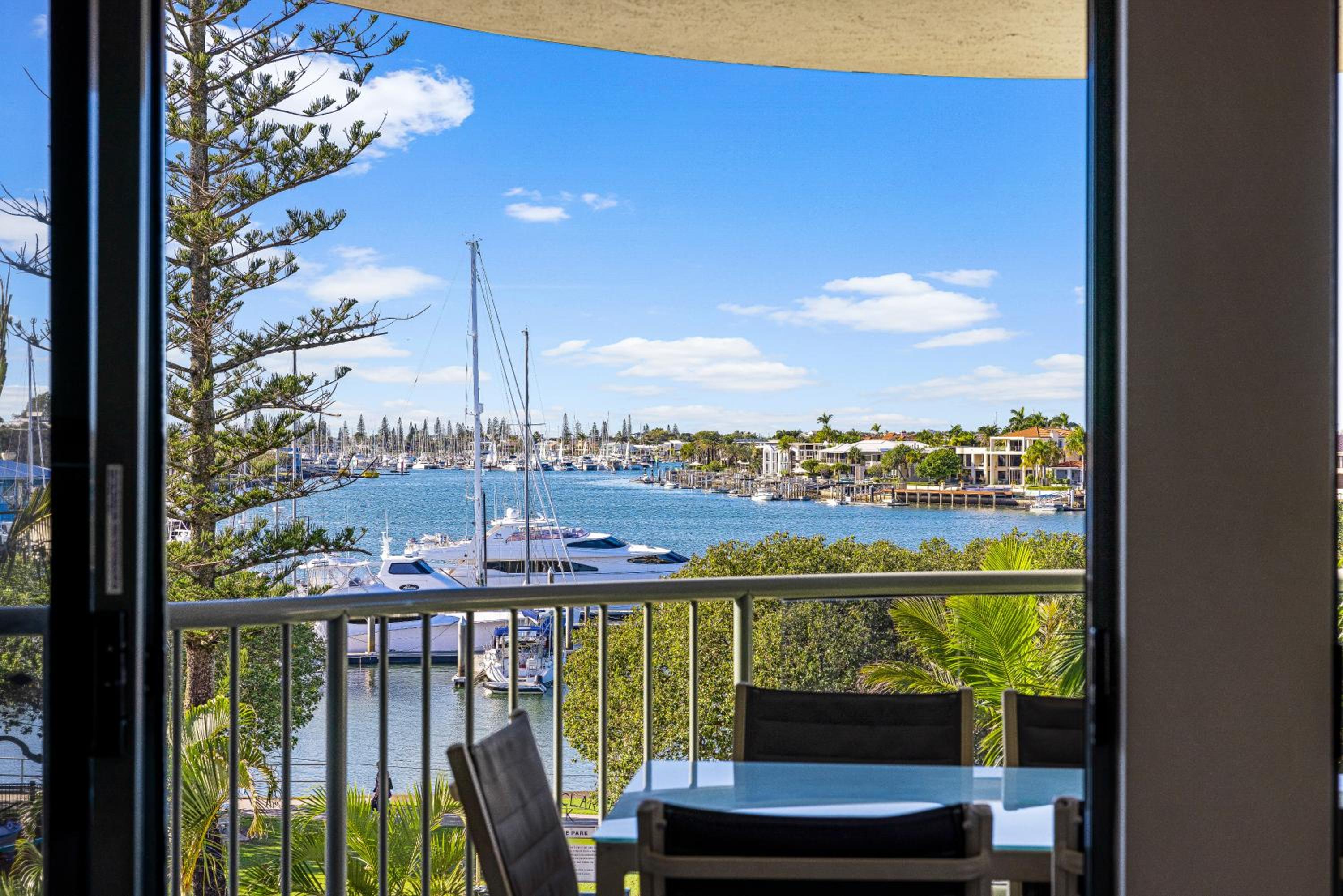 Salty Kisses @ Riverdance - 3 bedroom apartment