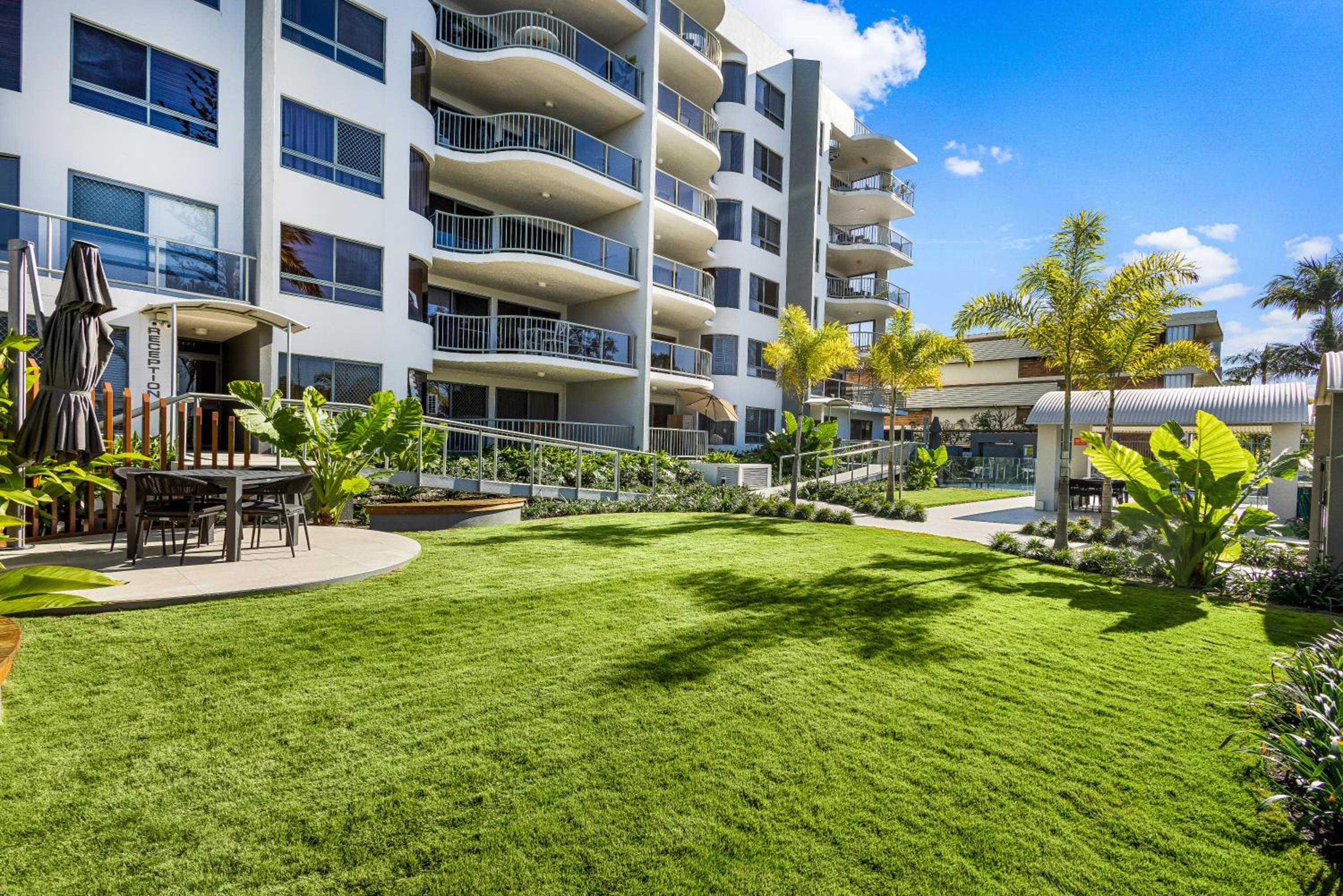Salty Kisses @ Riverdance - 3 bedroom apartment