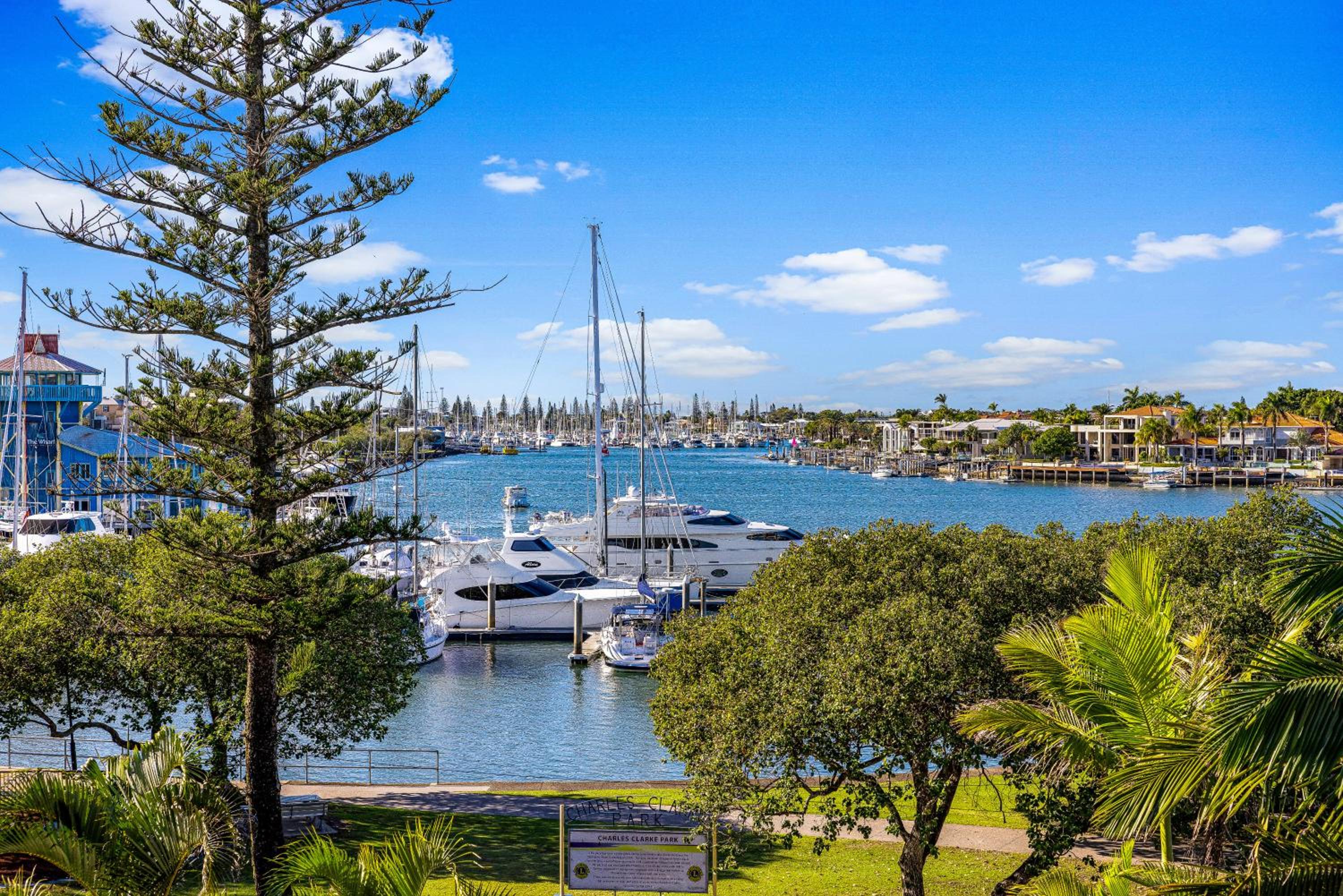 Salty Kisses @ Riverdance - 3 bedroom apartment