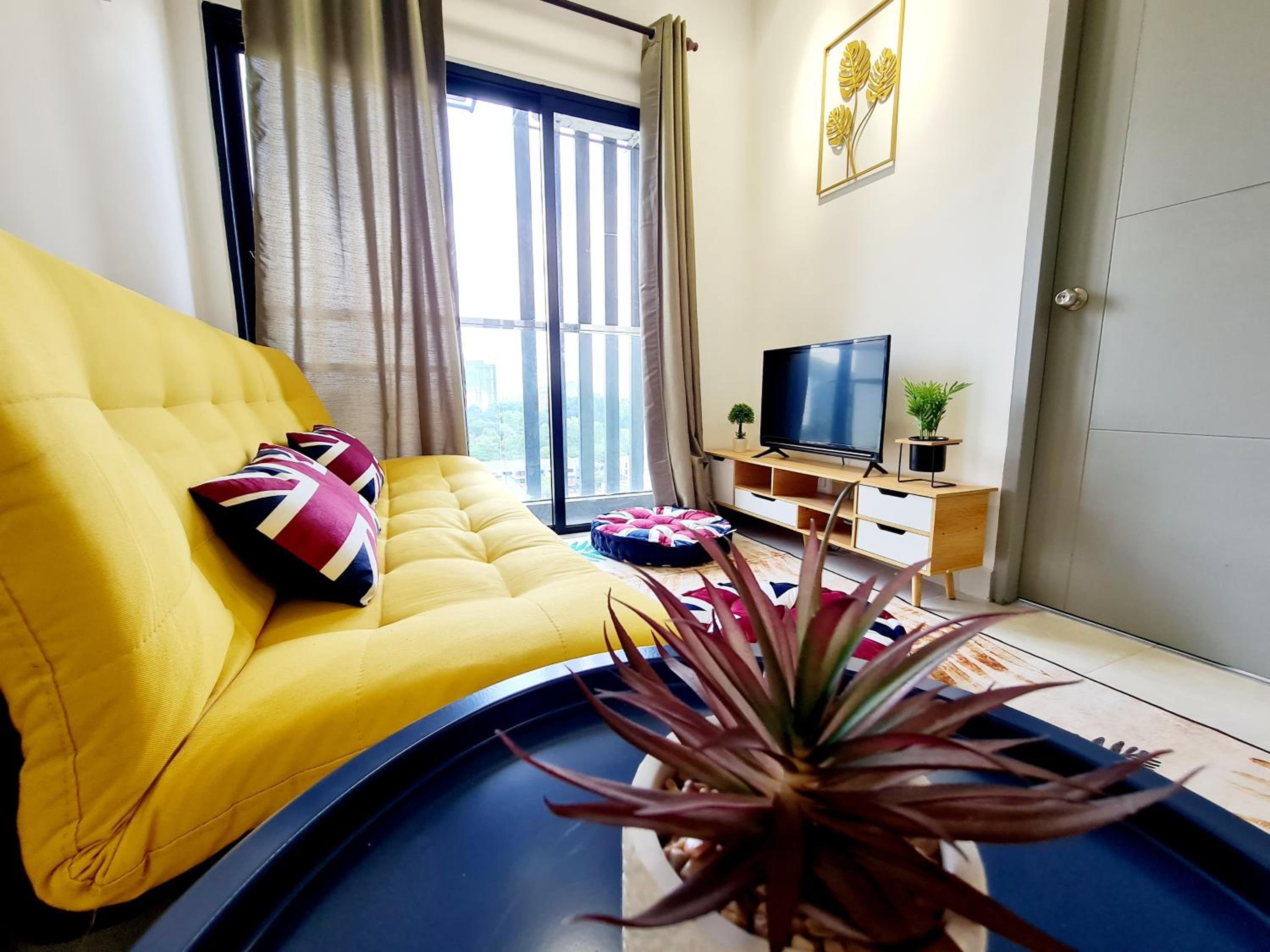 Comfy 6 Guest 2 Rooms VIM3 ISP School, Desa Parkcity, One Utama, Bandar Menjalara, Kepong, Sri Damansara, Mutiara Damansara, Damansara Perdana, Kota Damans