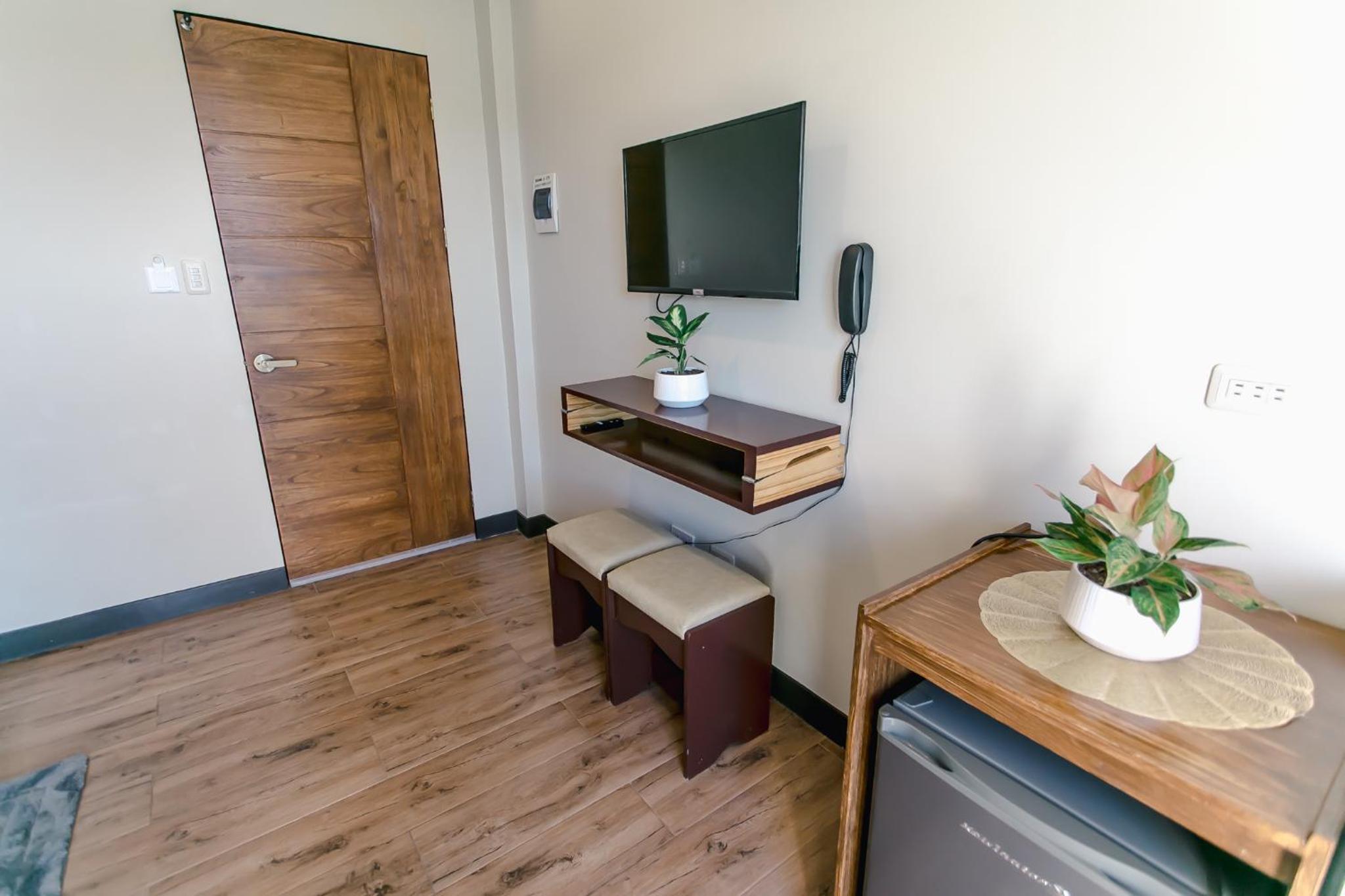 Midway Stay Apartments Dumaguete view 2