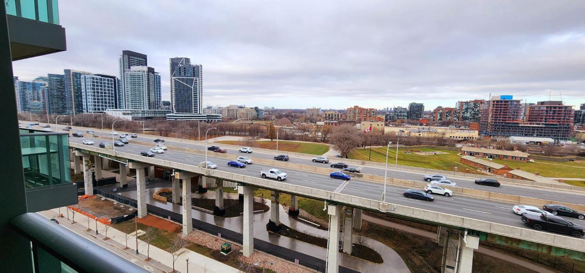 Lakefront living Downtown Toronto - Free Parking, Gym, Indoor Pool
