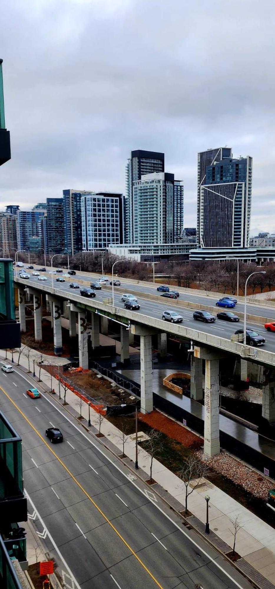 Lakefront living Downtown Toronto - Free Parking, Gym, Indoor Pool