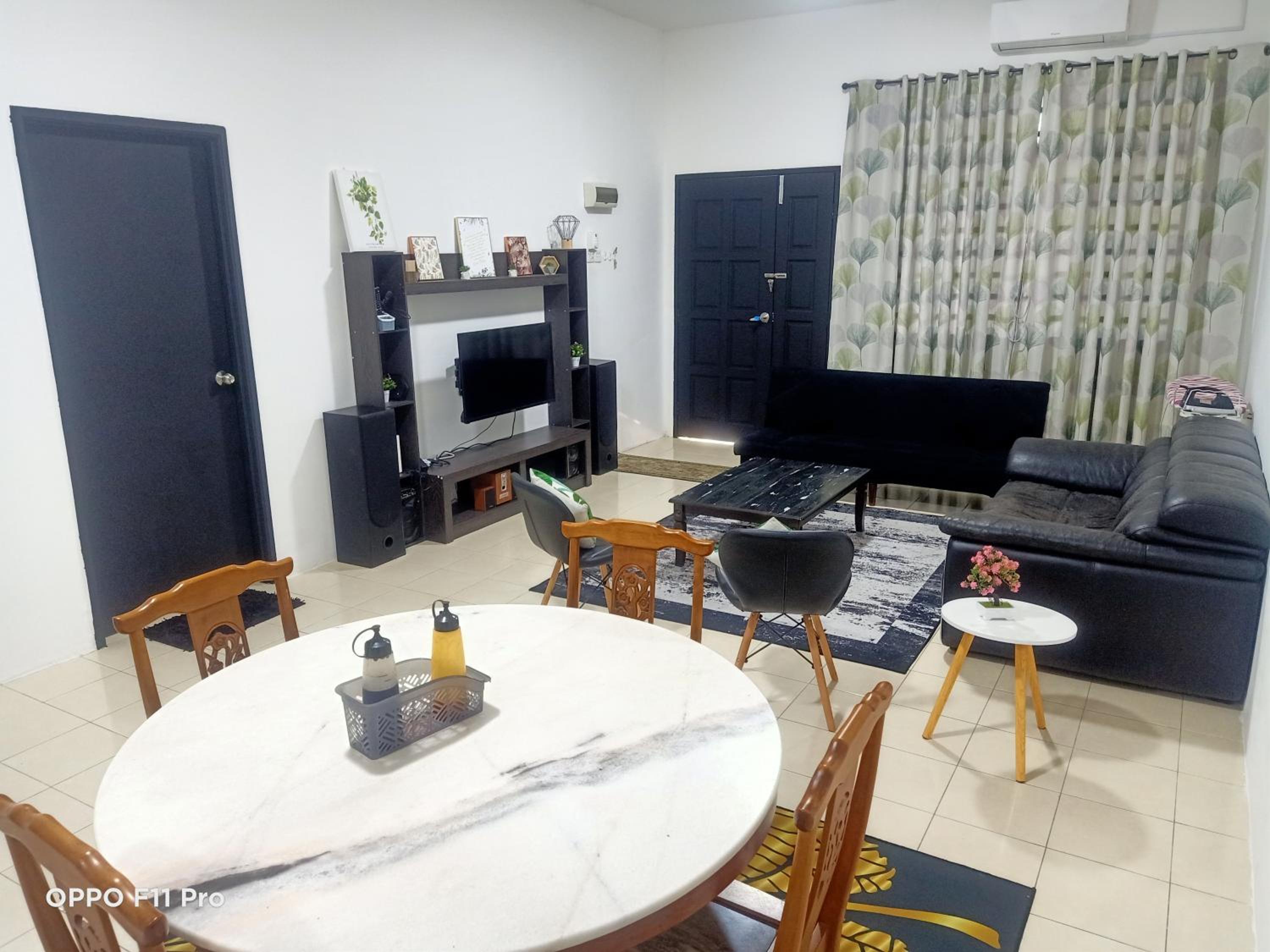 Homestay Izzauni