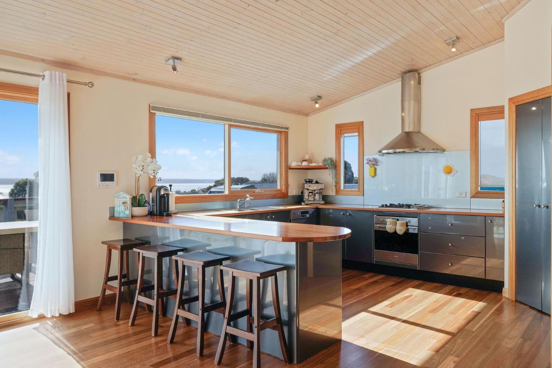 Bayside Oceanview Getaway