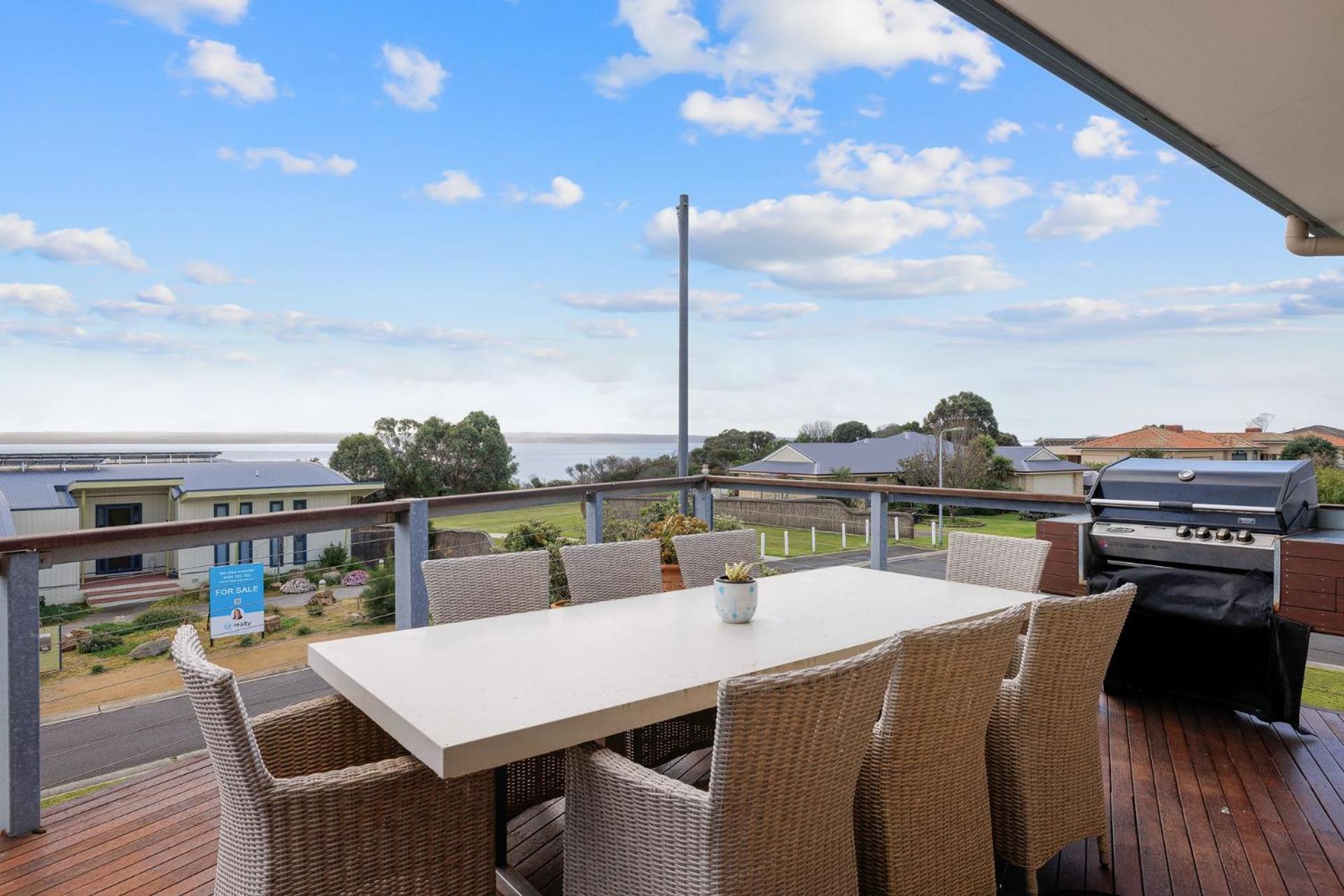 Bayside Oceanview Getaway