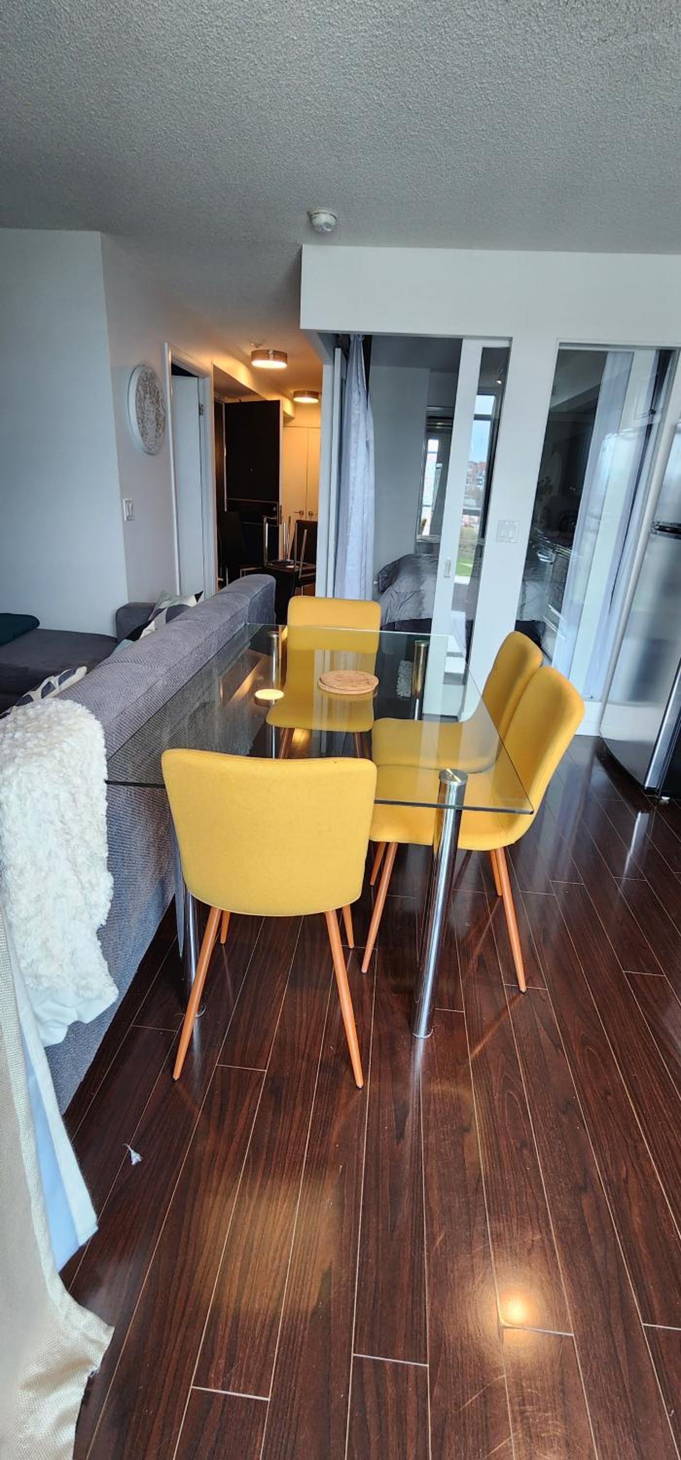 Lakefront living Downtown Toronto - Free Parking, Gym, Indoor Pool