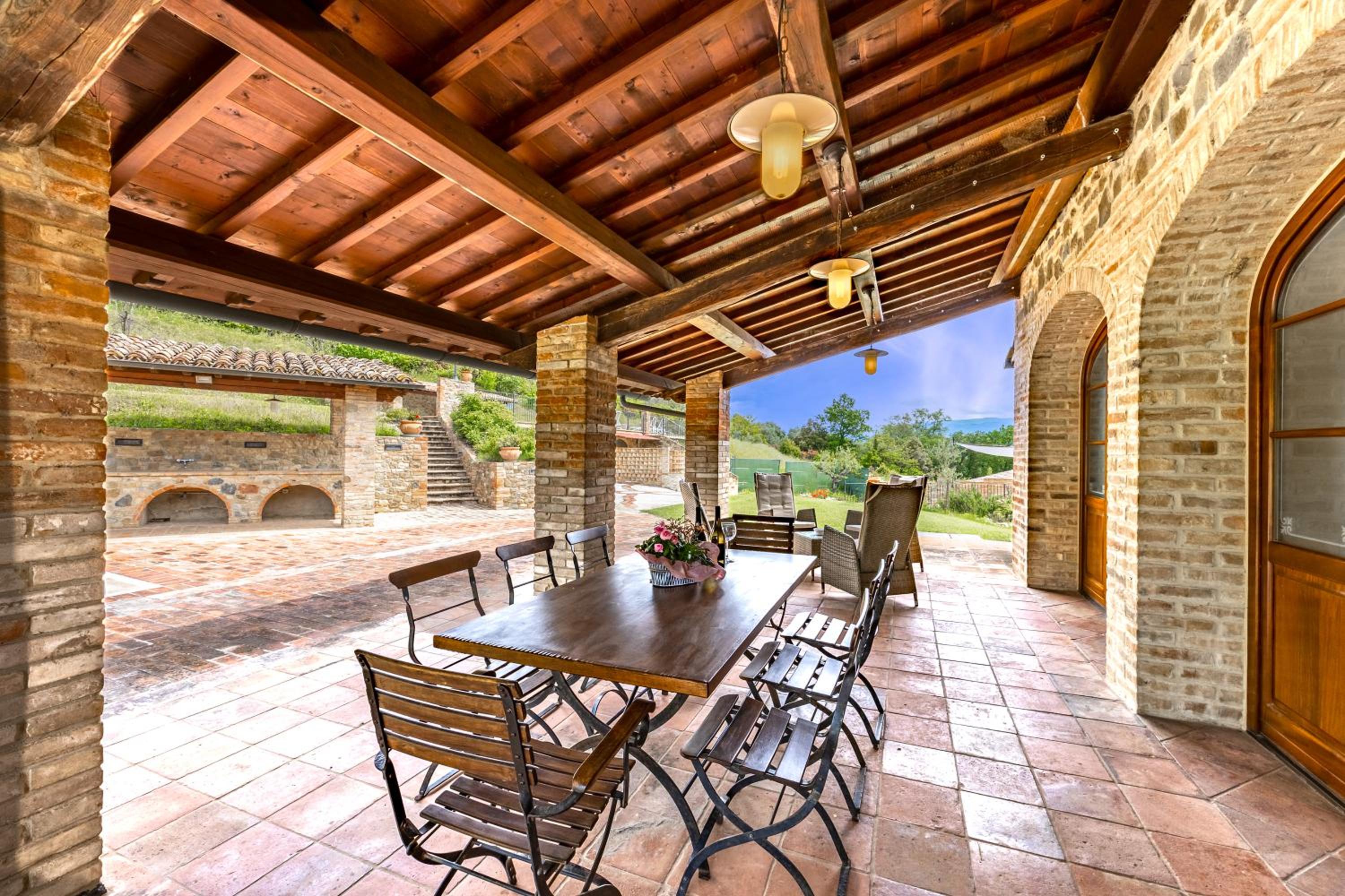 Villa San Martino - Happy Rentals view 2
