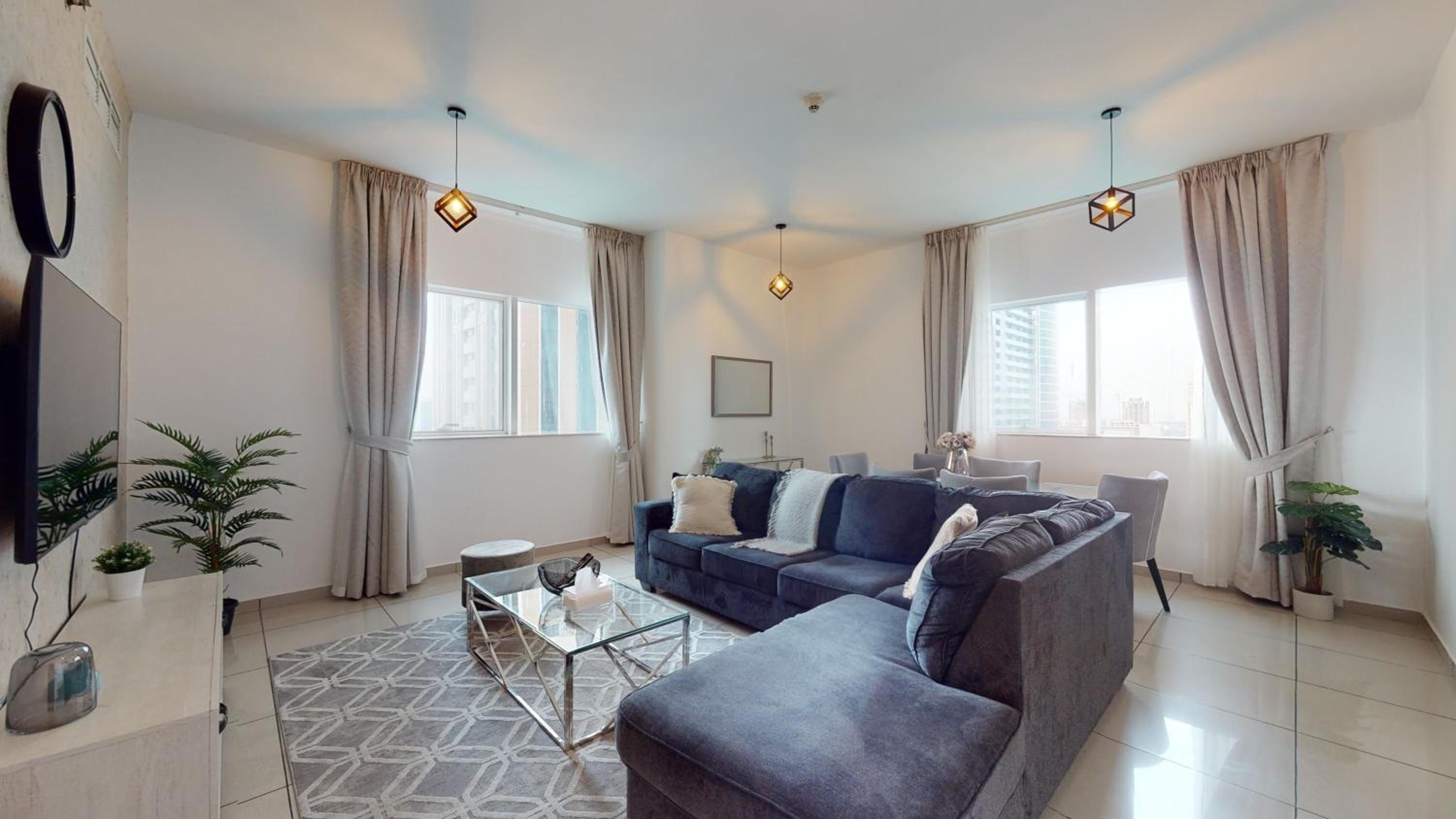 MP12 - Luxurious 2BR in Marina Pinnacle Tower