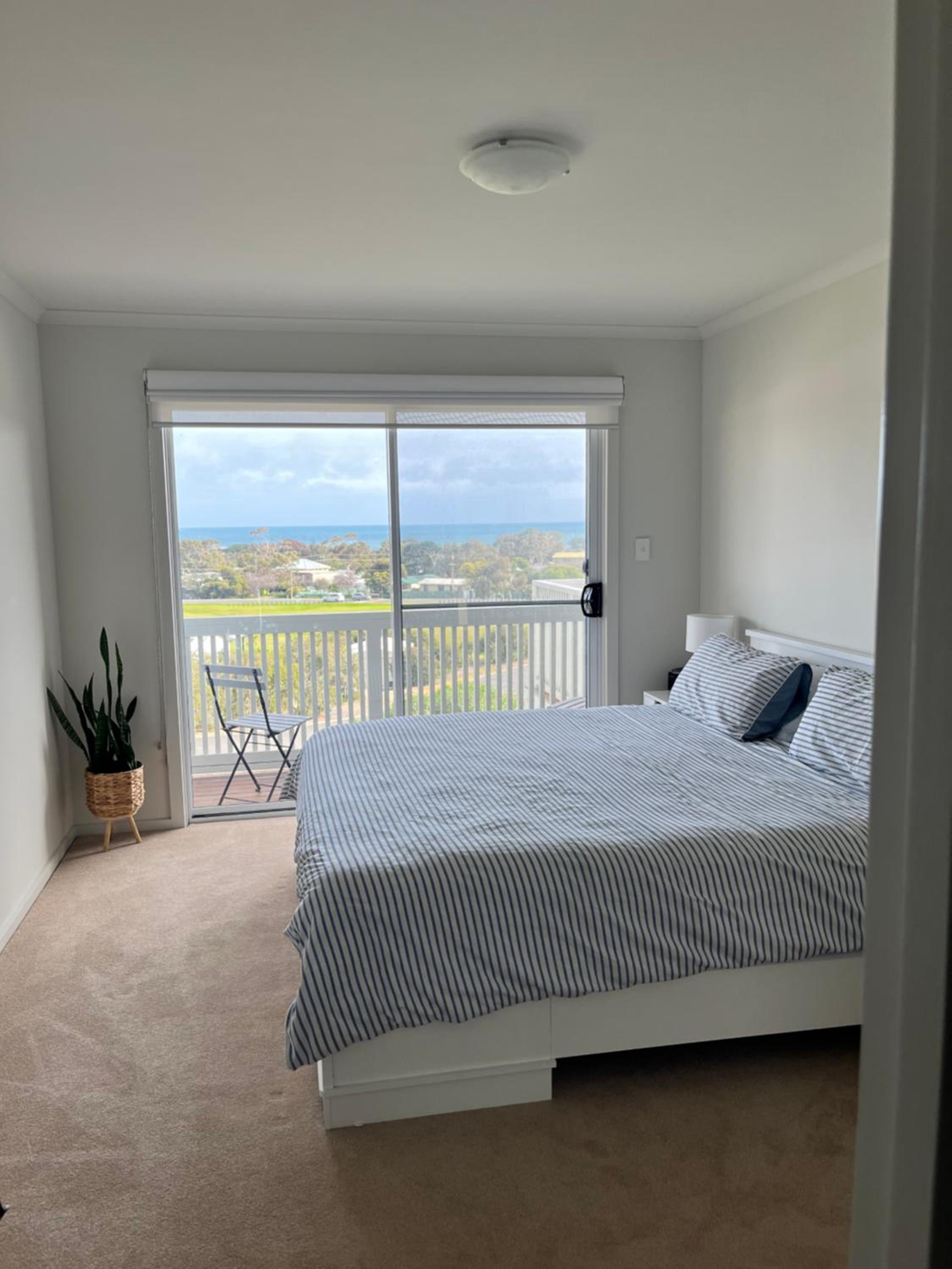 One Merino Panoramic Beach House Modern Sleeps 10