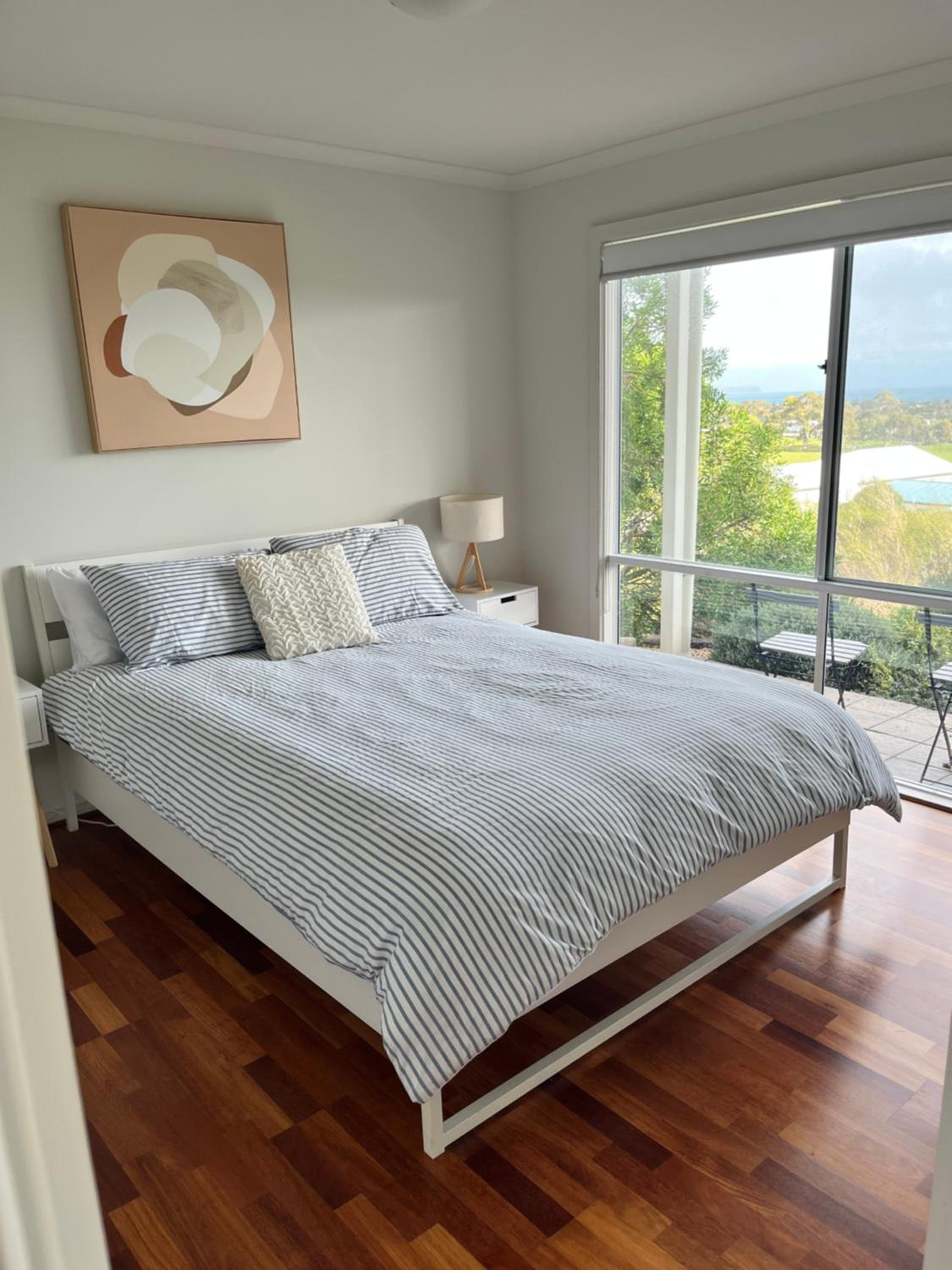 One Merino Panoramic Beach House Modern Sleeps 10