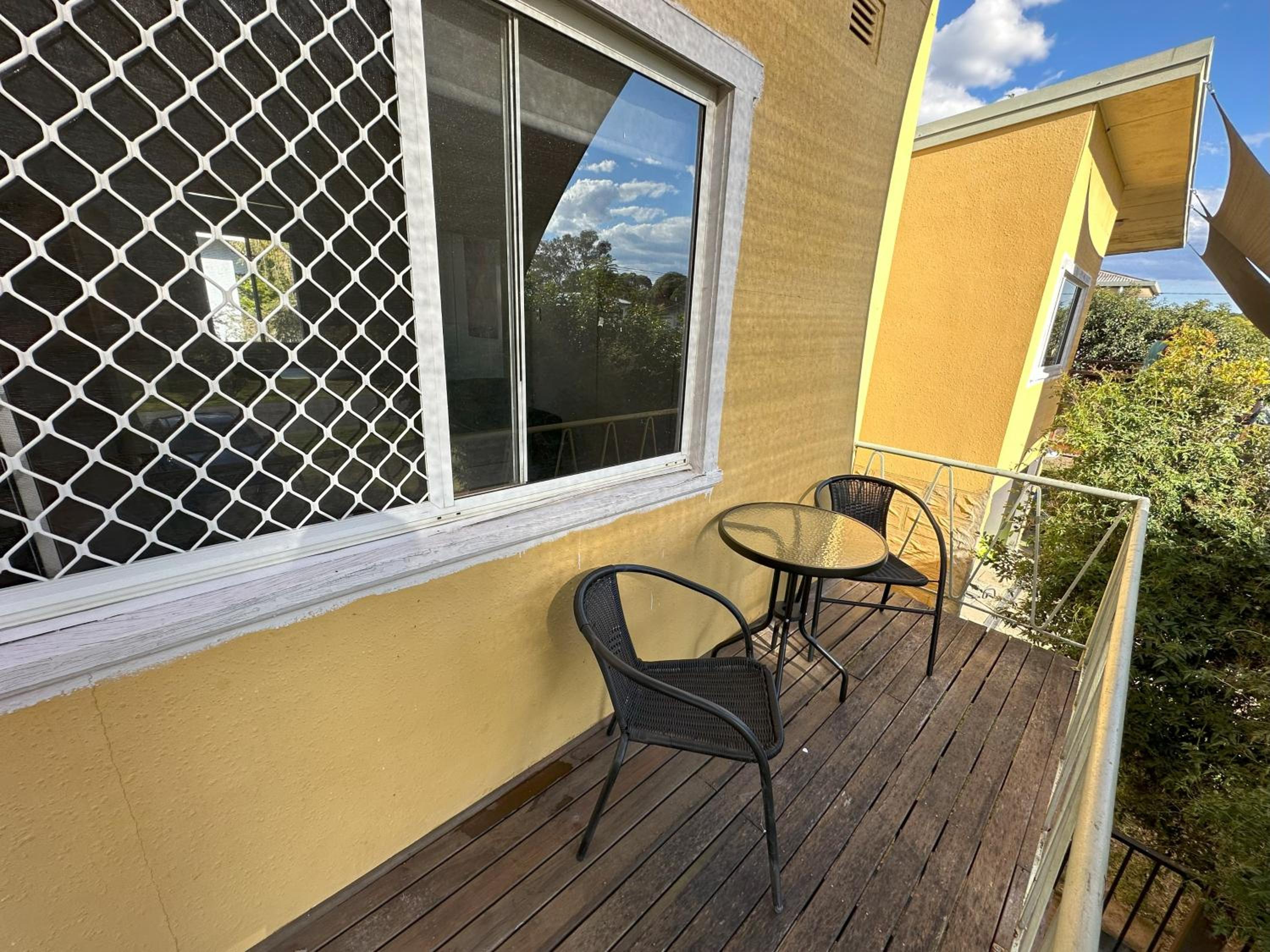 1 Bedroom Apartment near Graftons Waterfront