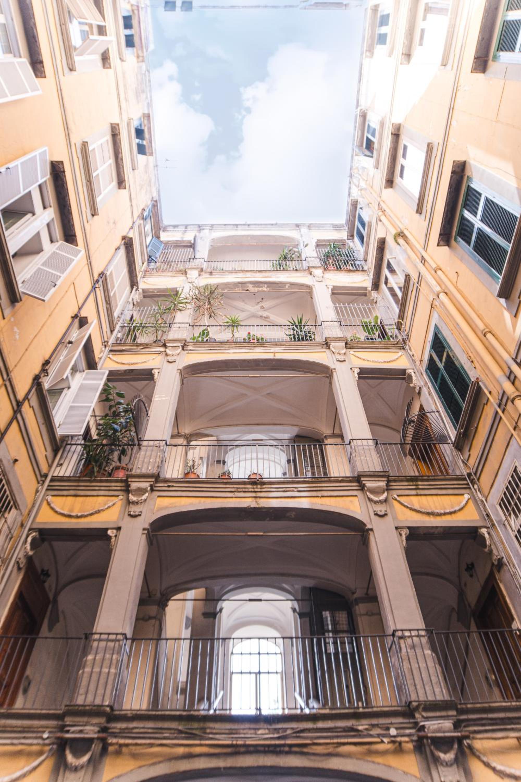 Foria 242 Rooms