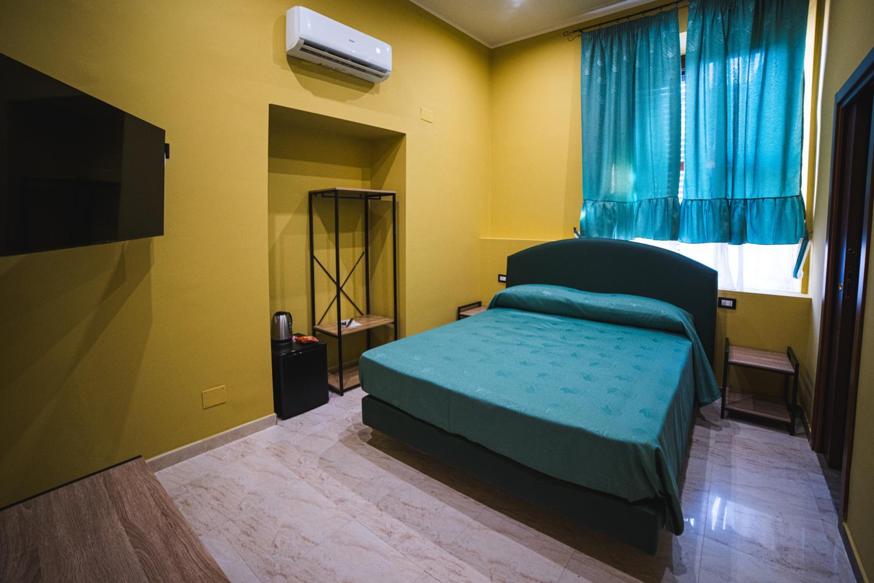Foria 242 Rooms