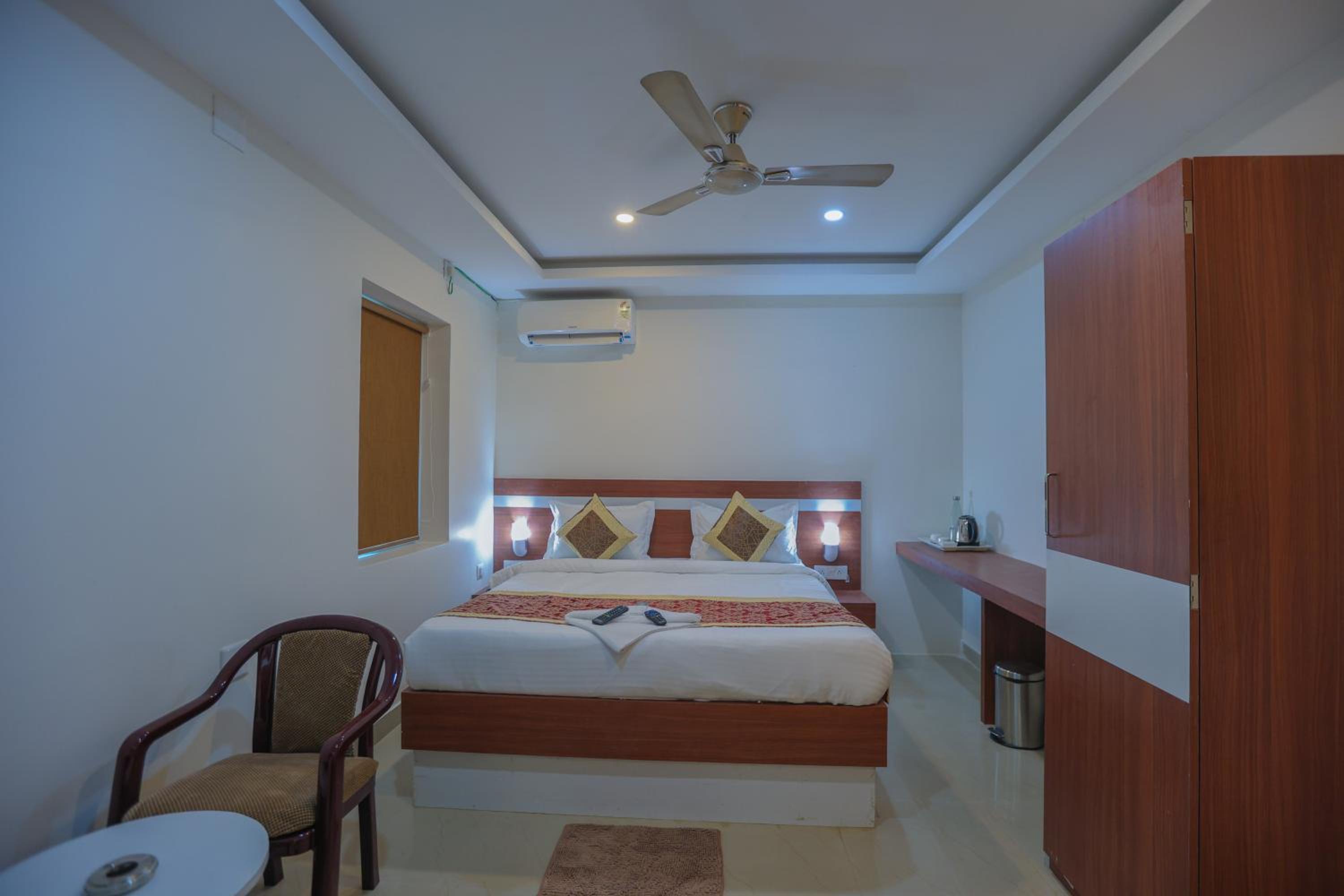 HOTEL SJ PREMIUM view 3