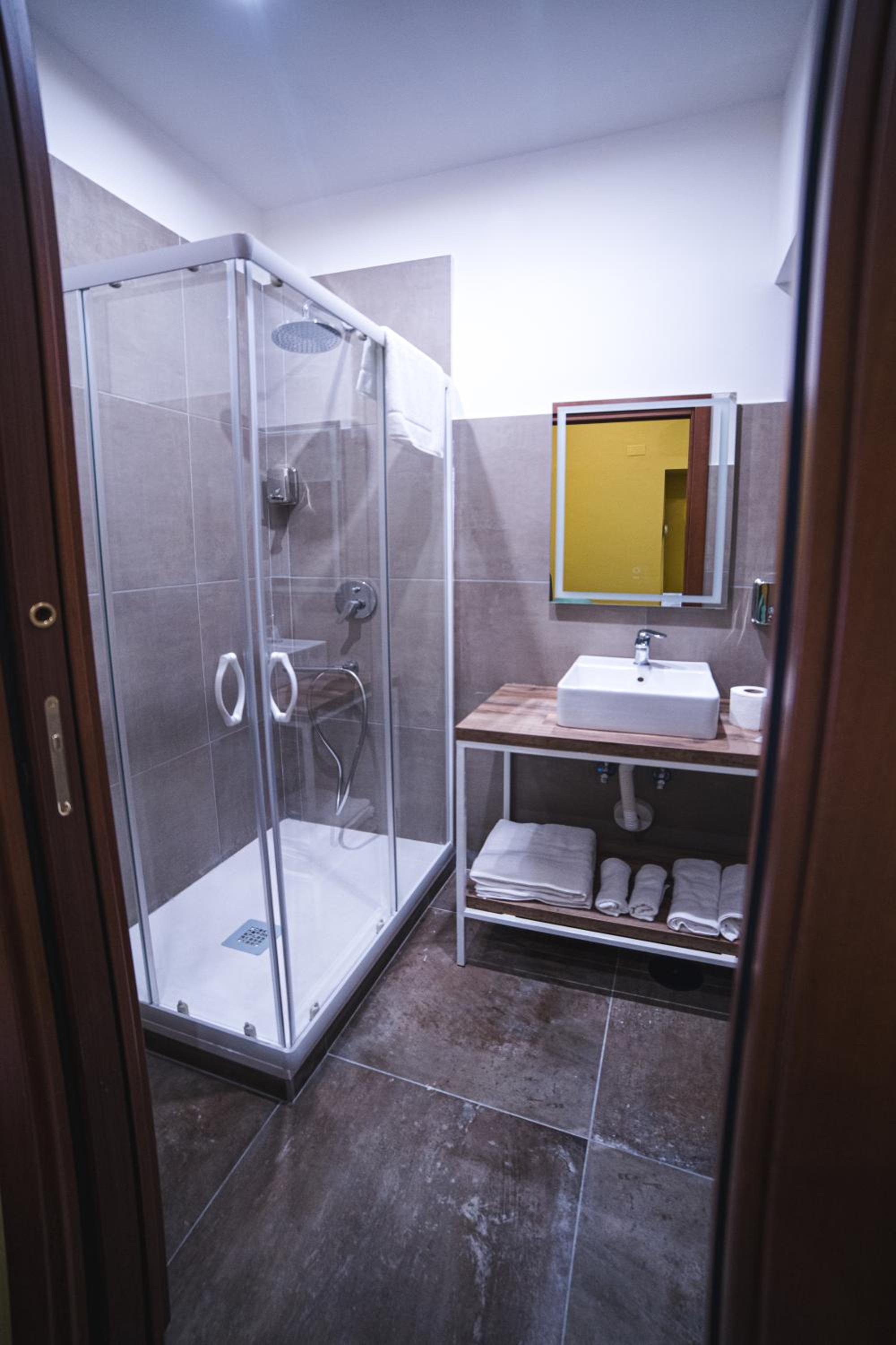 Foria 242 Rooms
