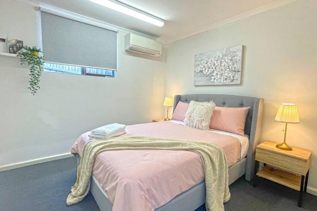 Pet Friendly Well-appointed 3BM Retreat Parking Netflix
