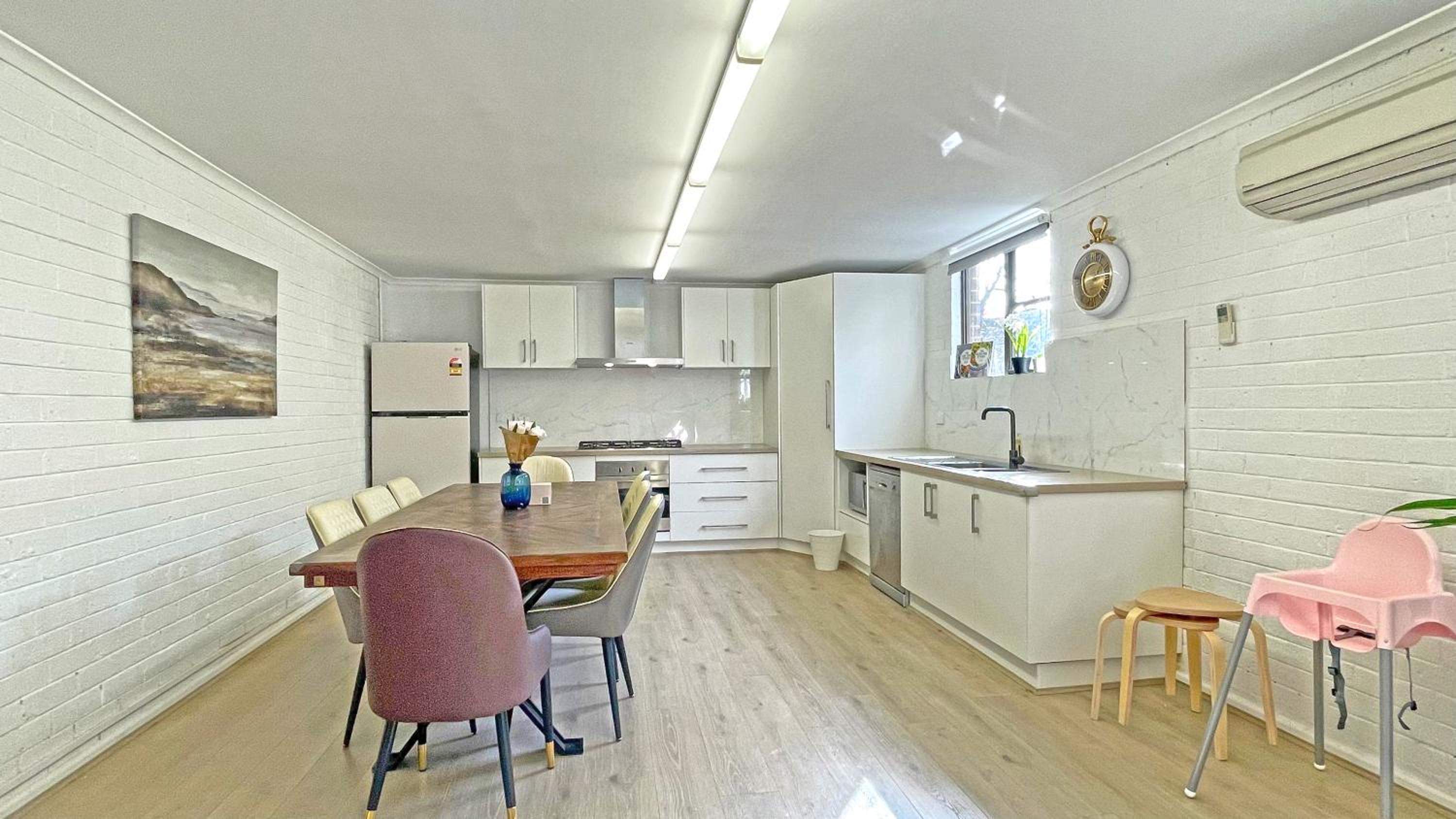 Pet Friendly Well-appointed 3BM Retreat Parking Netflix