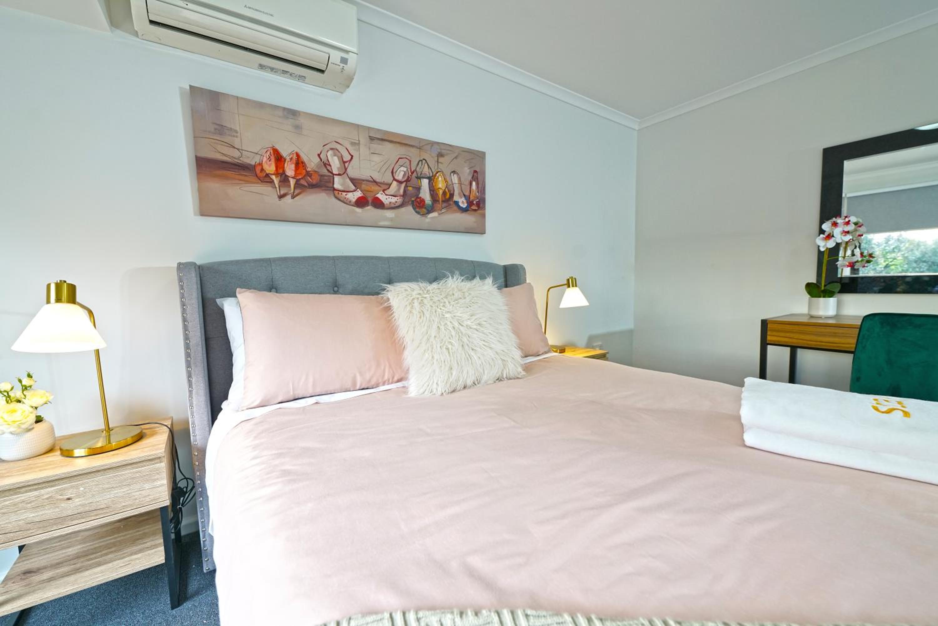 Pet Friendly Well-appointed 3BM Retreat Parking Netflix