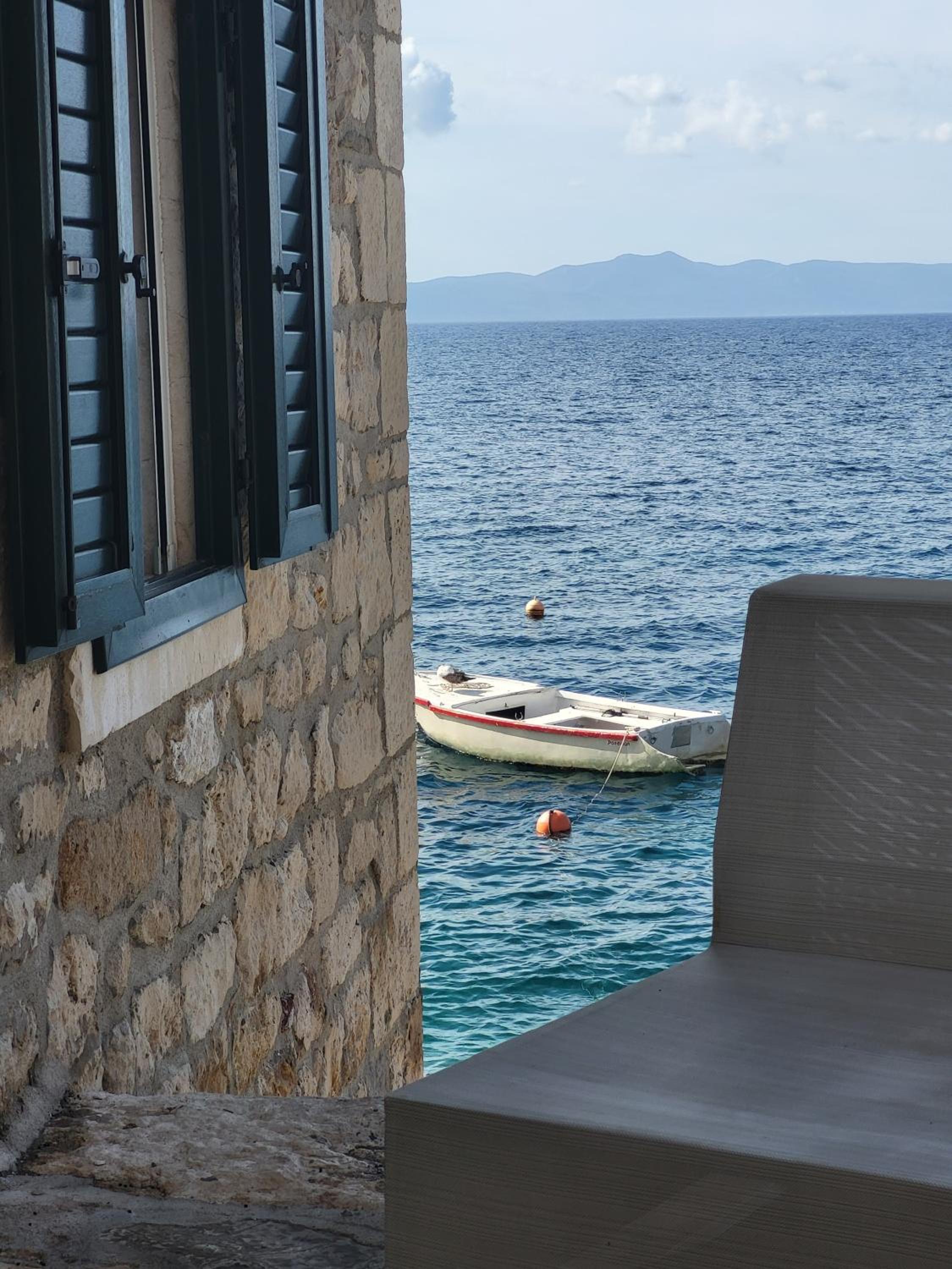 Vila Lila Hvar - Sustainable Stone Cliff House view 3
