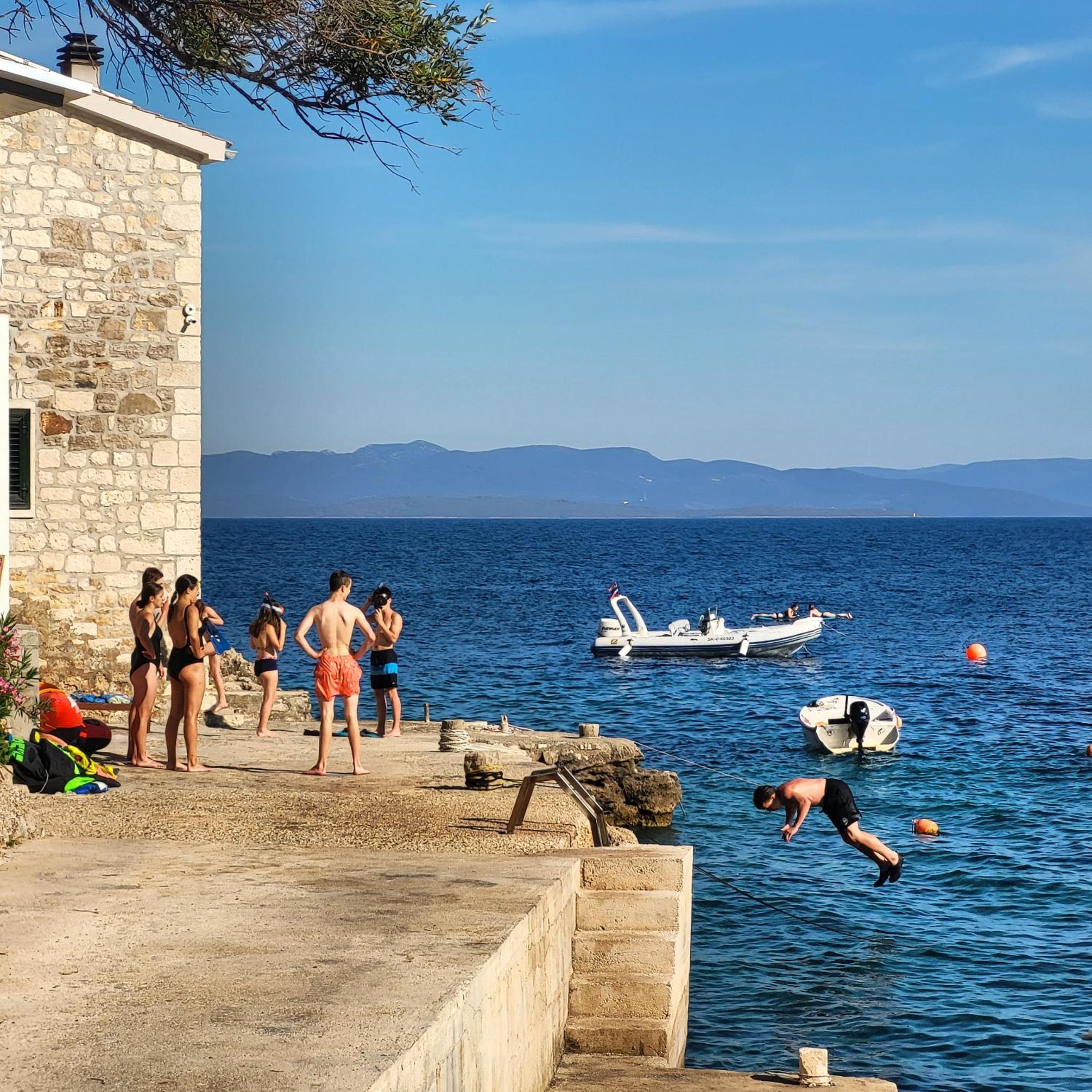 Vila Lila Hvar - Sustainable Stone Cliff House view 4