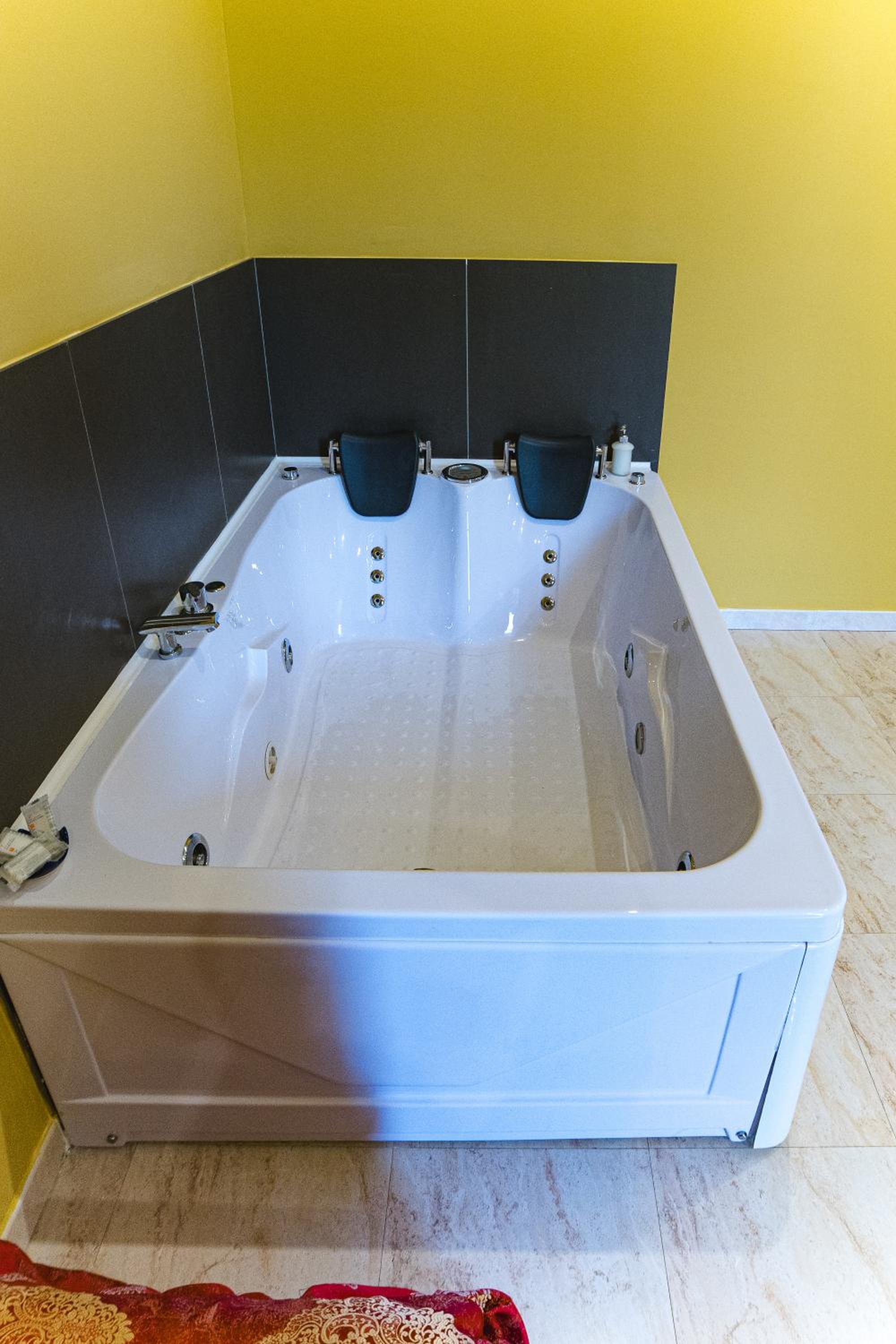 Foria 242 Rooms