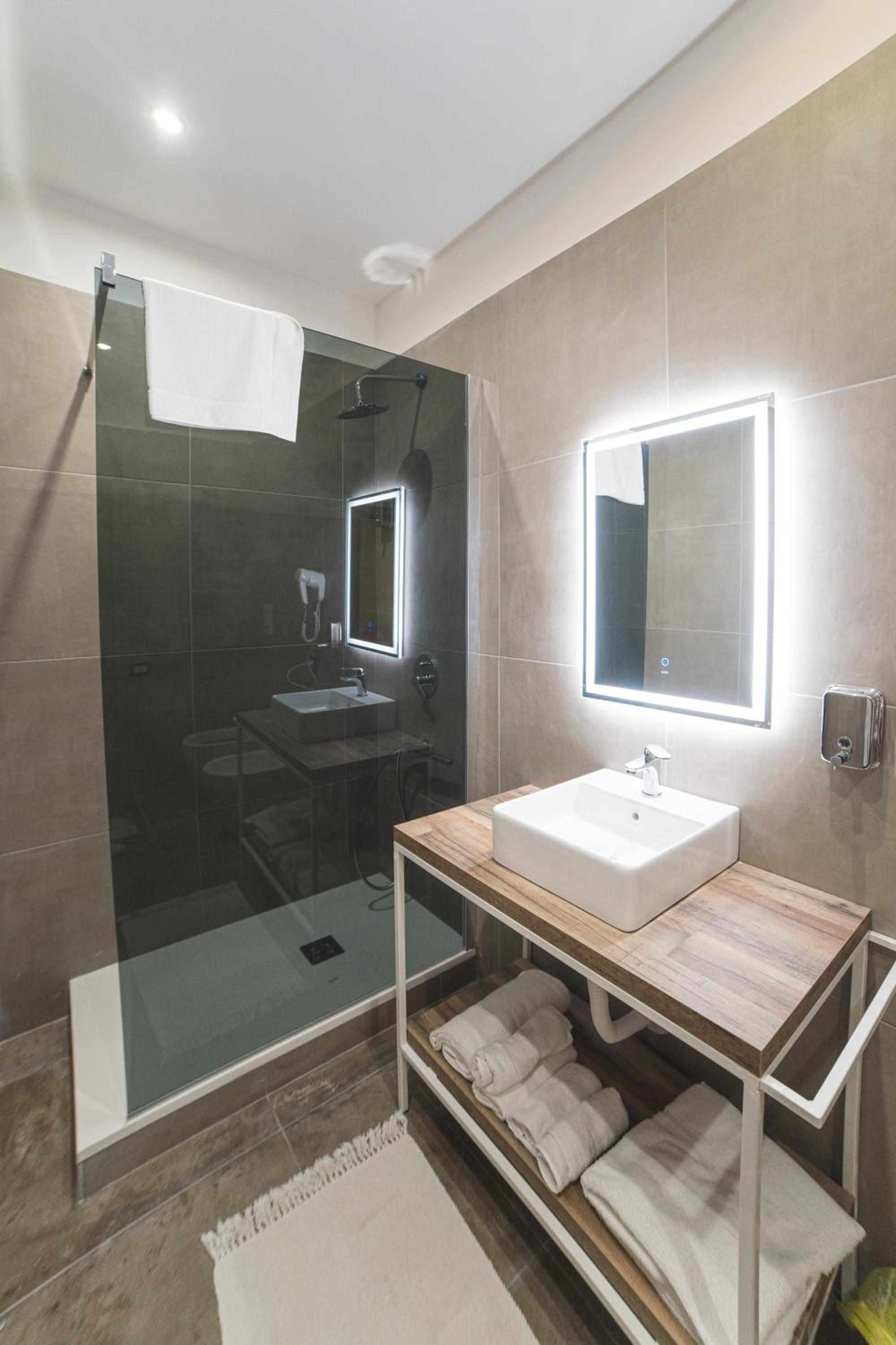 Foria 242 Rooms