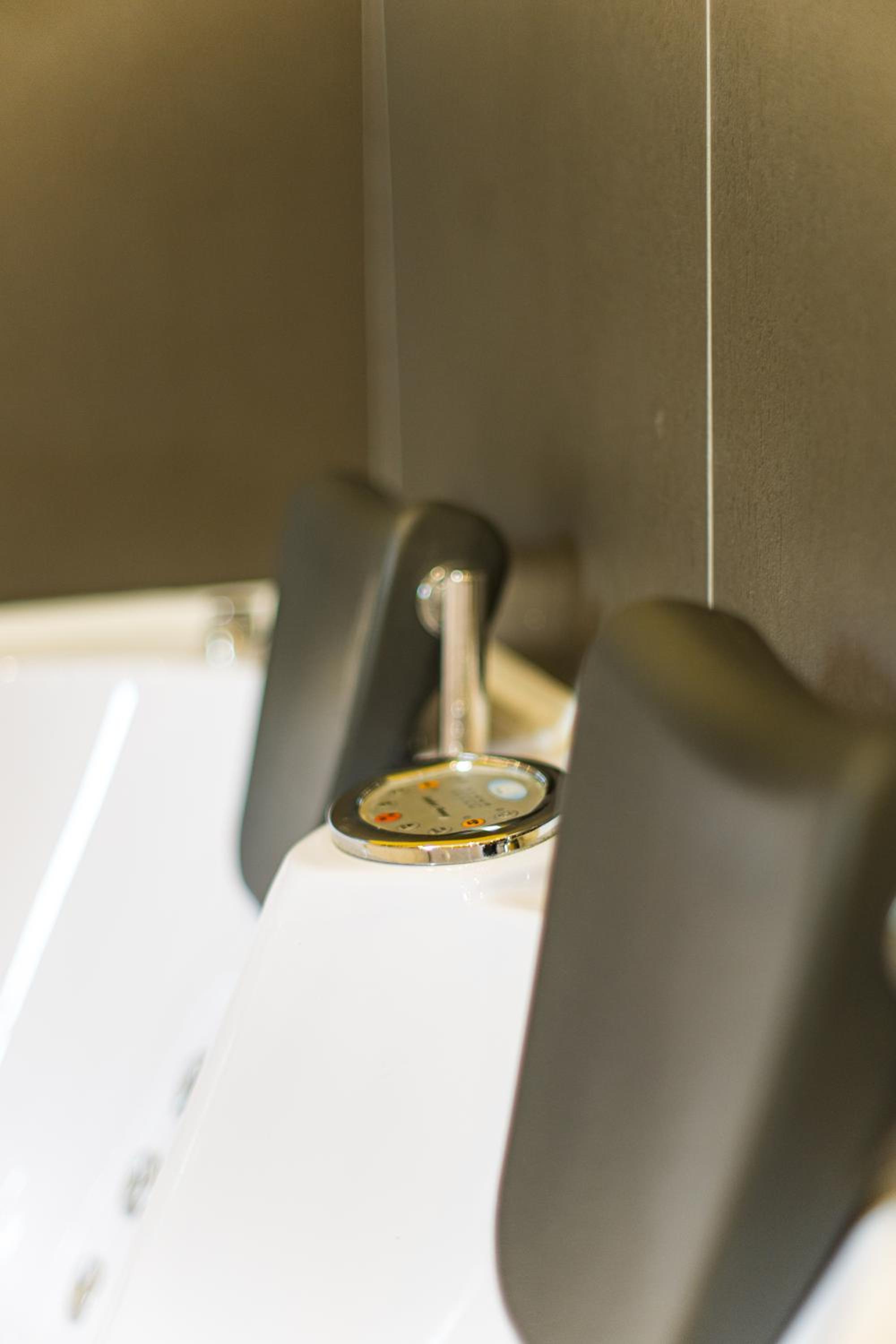 Foria 242 Rooms