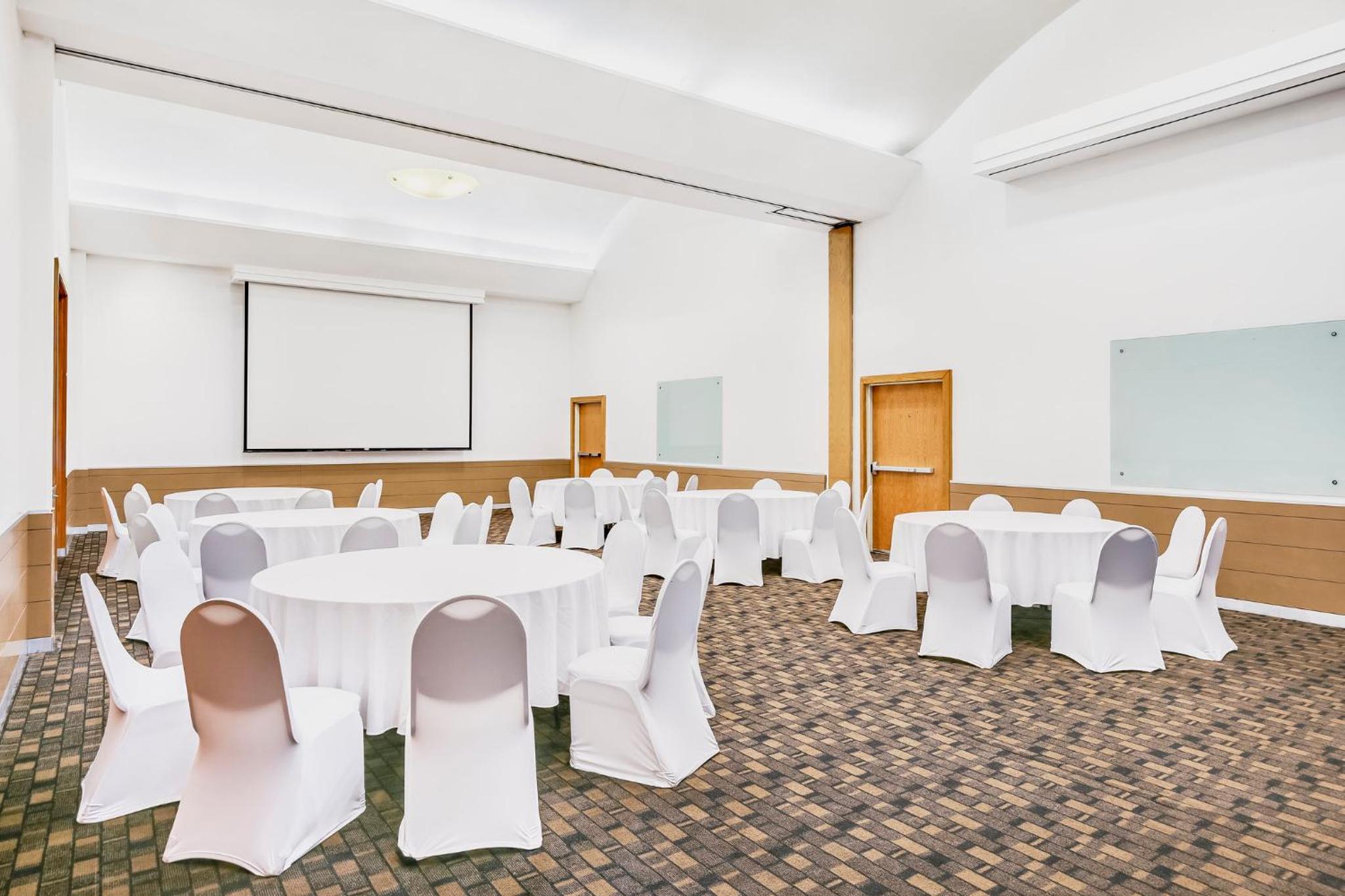 Torreon Vacations - Fiesta Inn Torreon Galerias - Property Image 5