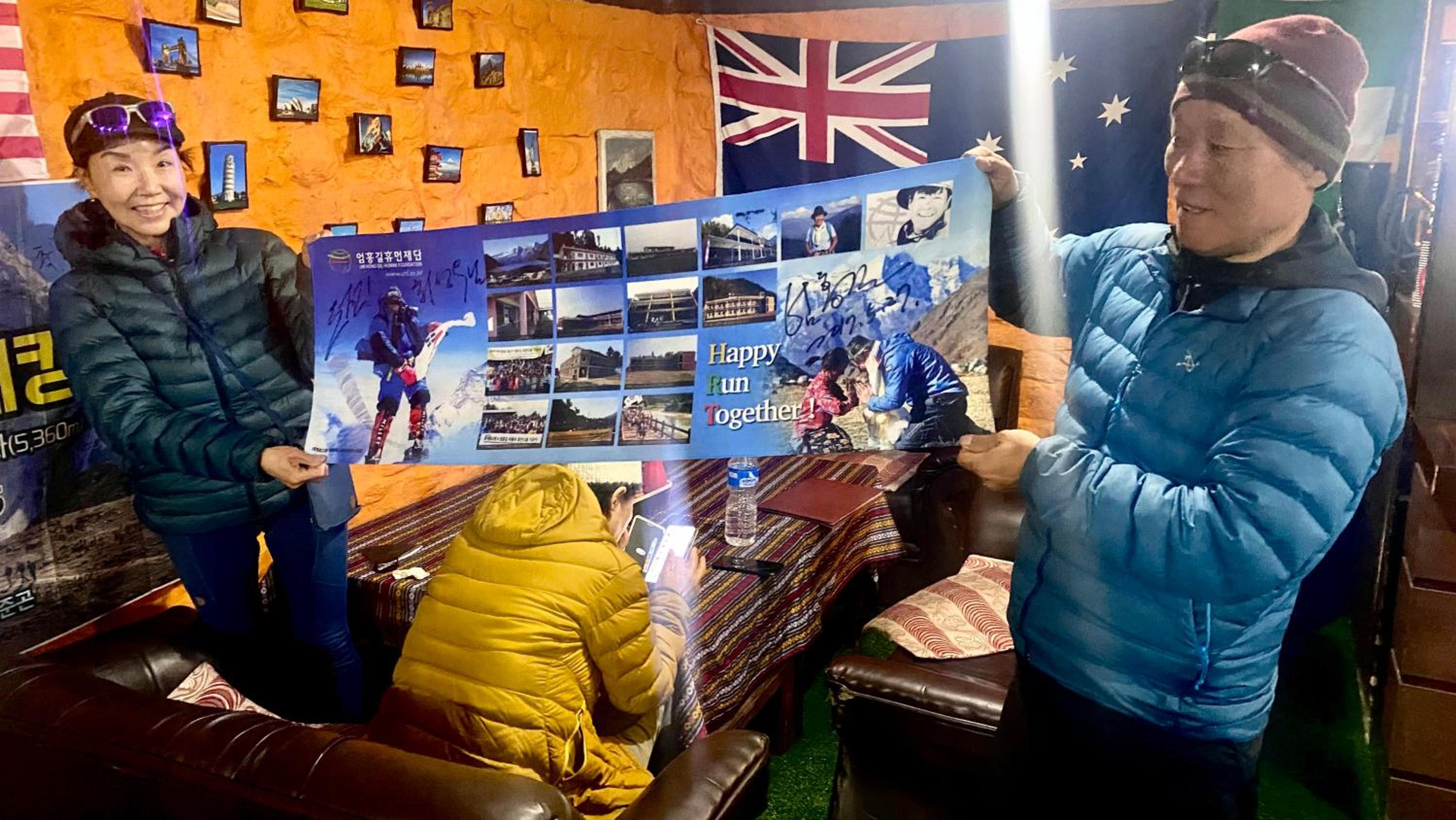 LAMA HOTEL - HIMALAYAN BURGER Experience the best stay in EVEREST with an unforgettable Mountain Flight